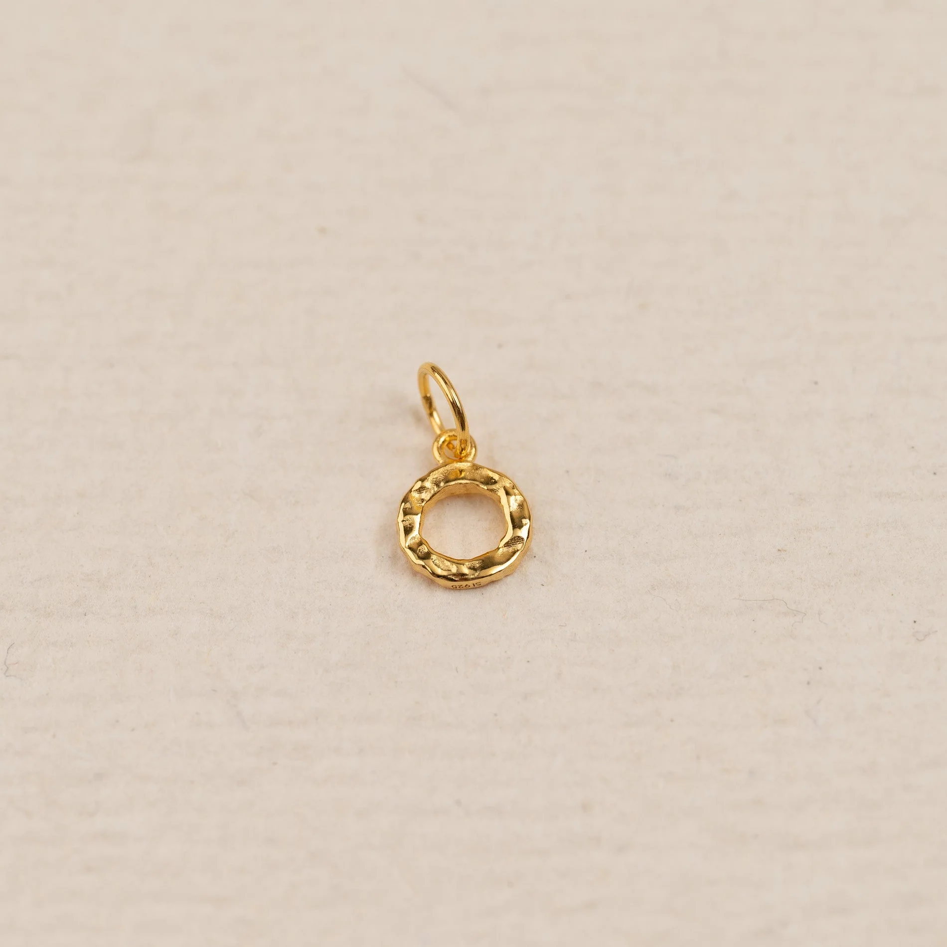LETTER MOLTEN GOLDEN PENDANT - Image 16