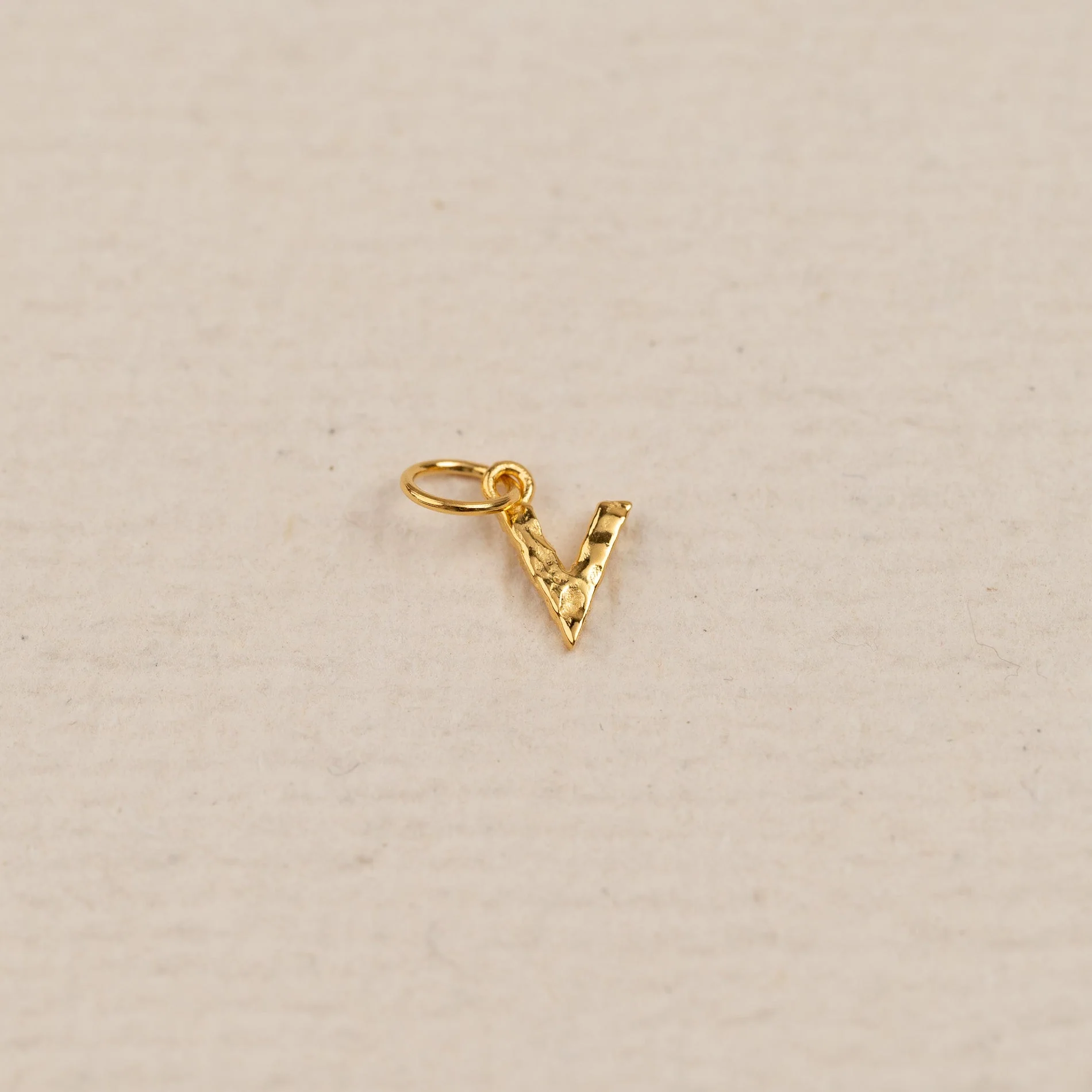 LETTER MOLTEN GOLDEN PENDANT - Image 22