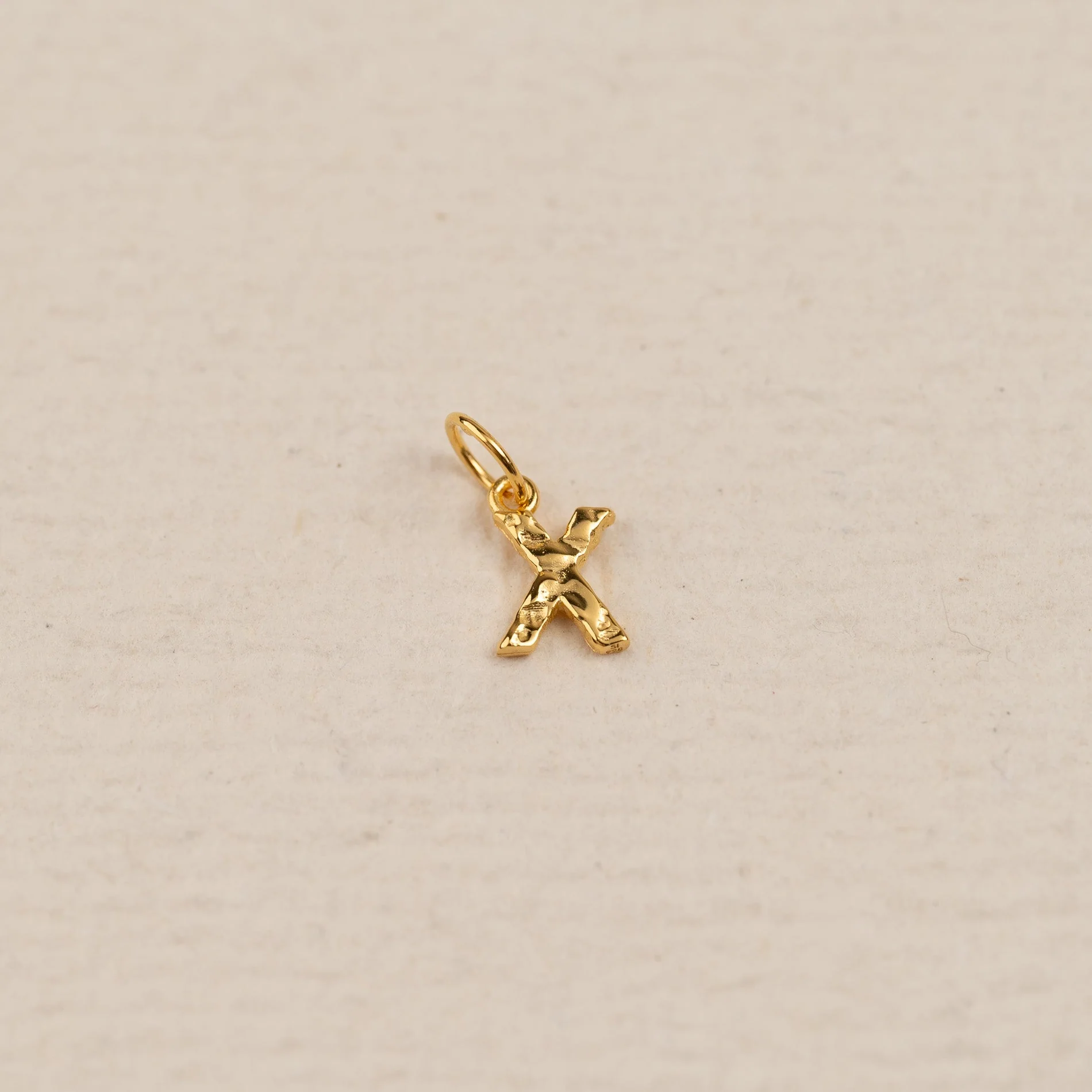 LETTER MOLTEN GOLDEN PENDANT - Image 24
