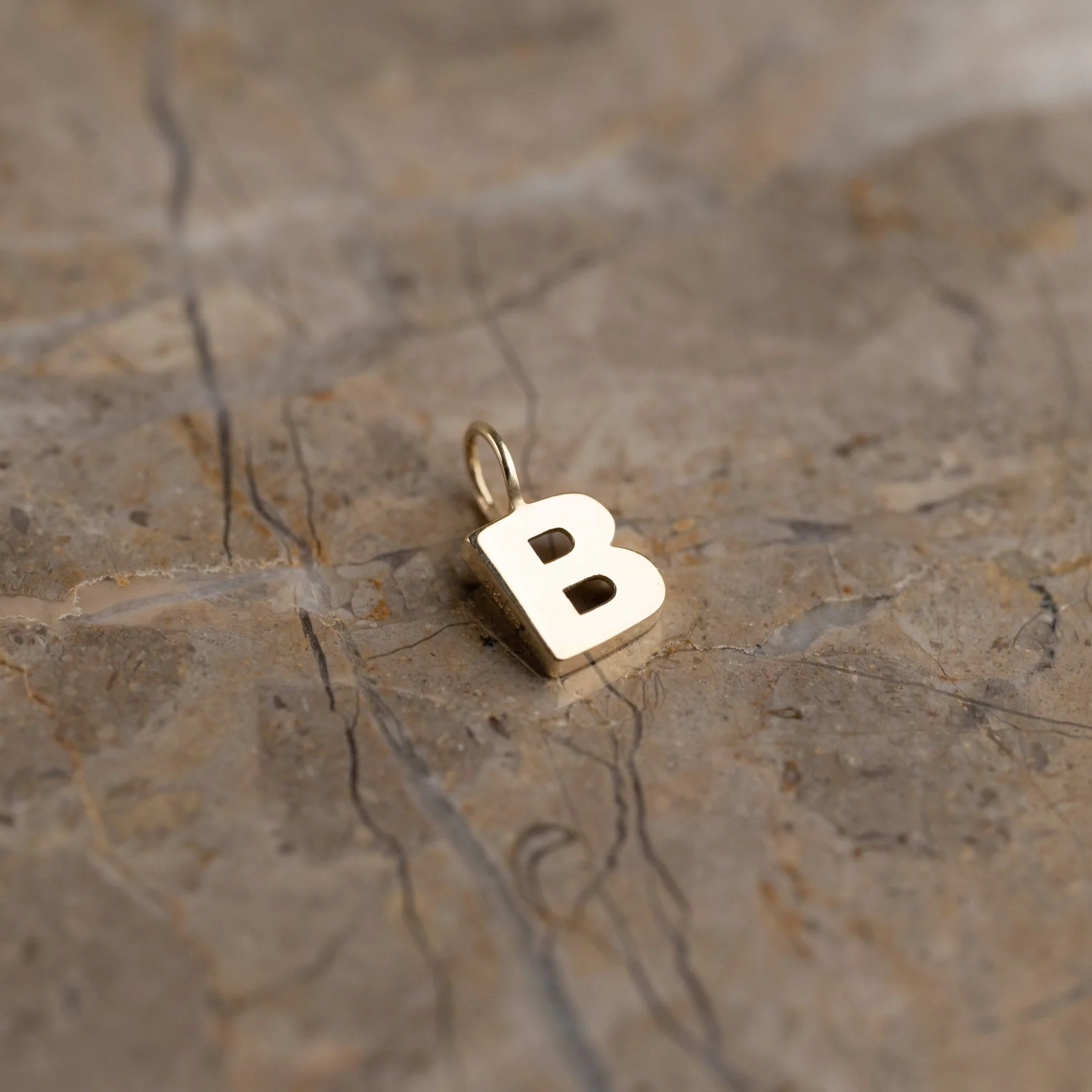 LETTER SOLID GOLD PENDANT - Image 4