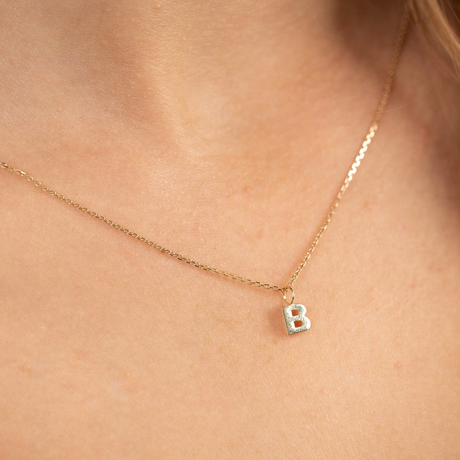 LETTER SOLID GOLD PENDANT - Image 5