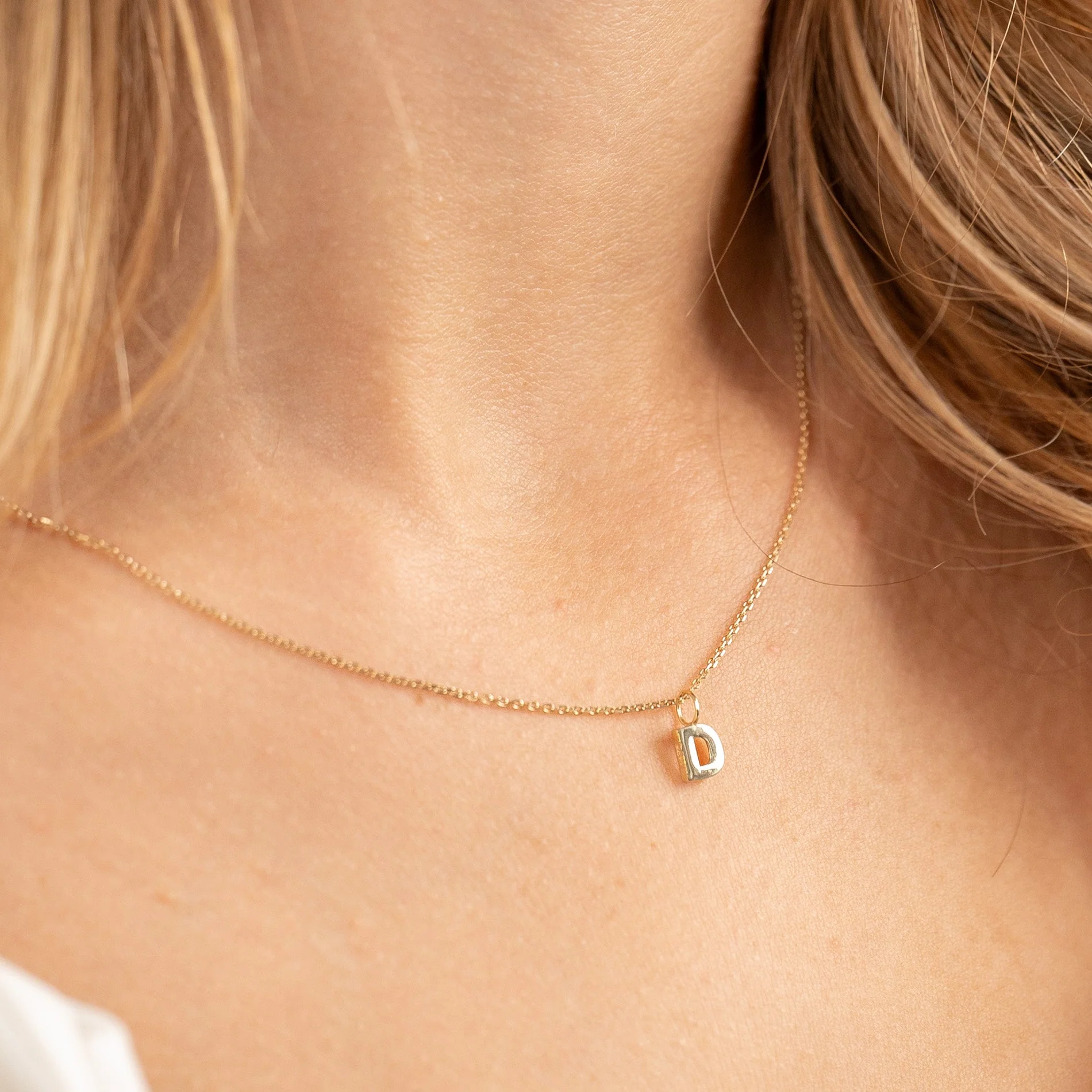 LETTER SOLID GOLD PENDANT - Image 9