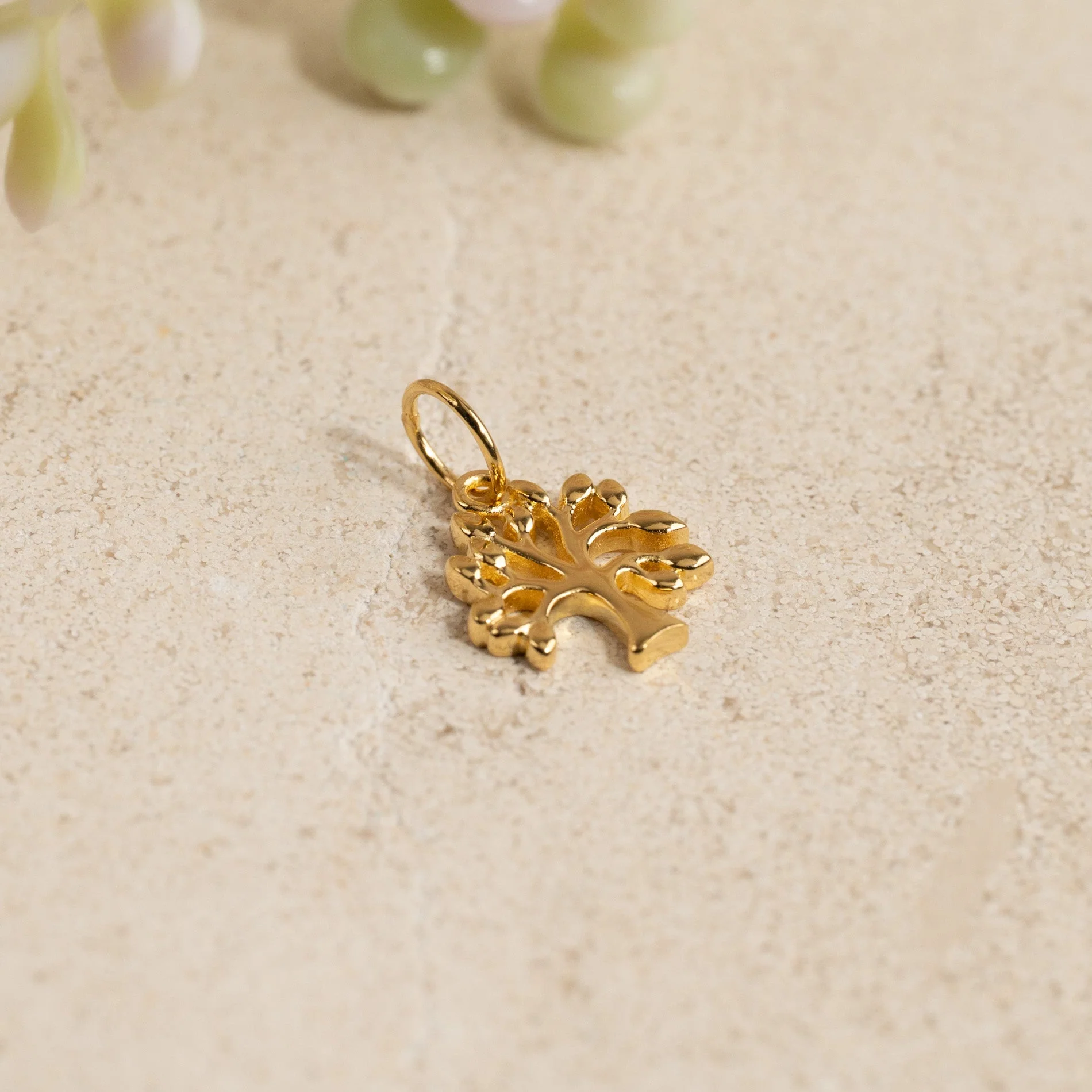LIV GOLDEN PENDANT - Image 3