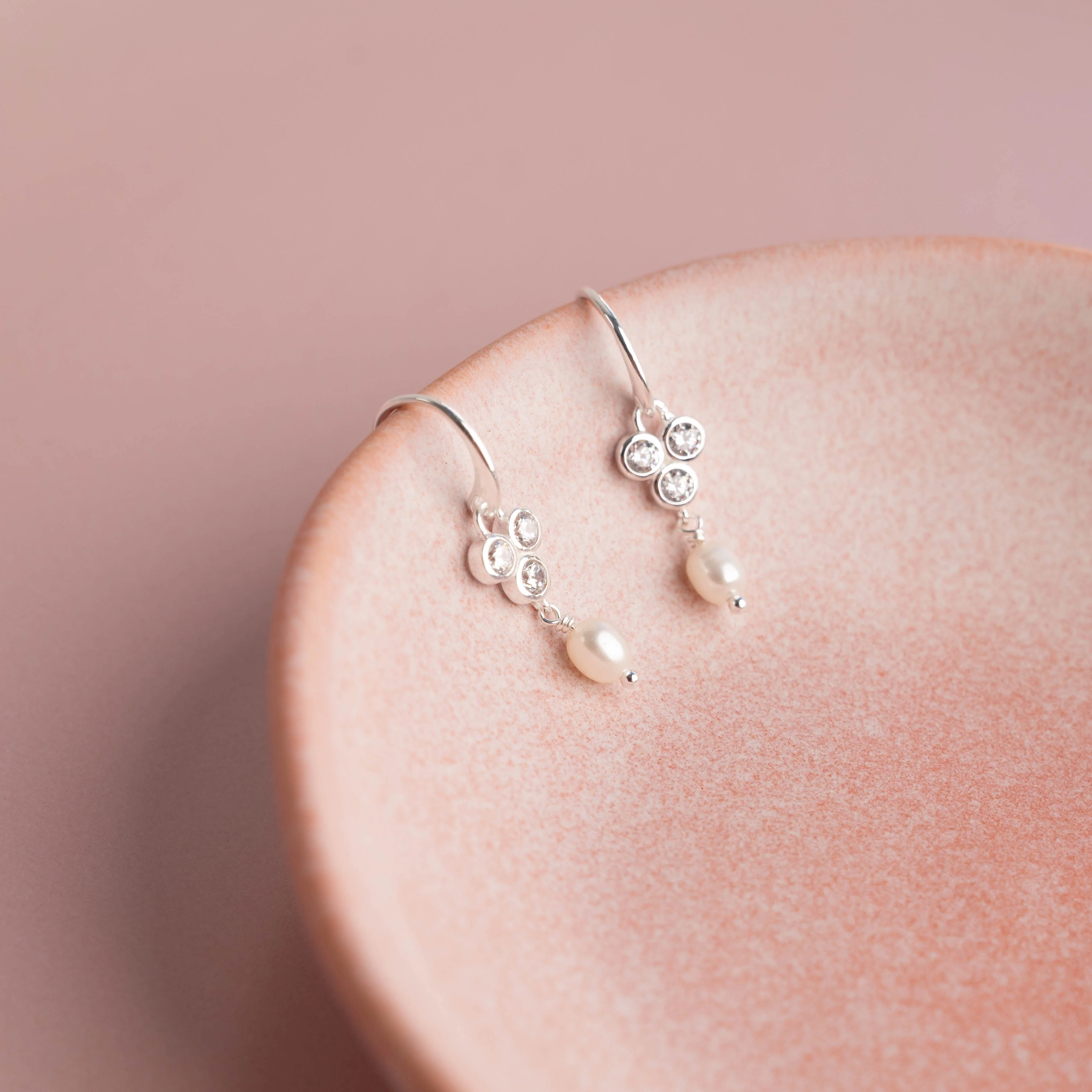 LOUISE PEARL SILVER EARRING