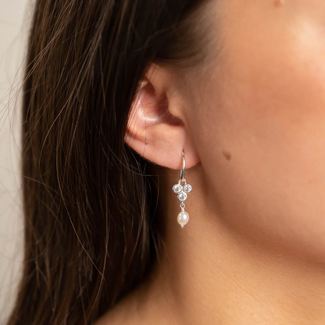 LOUISE PEARL SILVER EARRING - Image 2