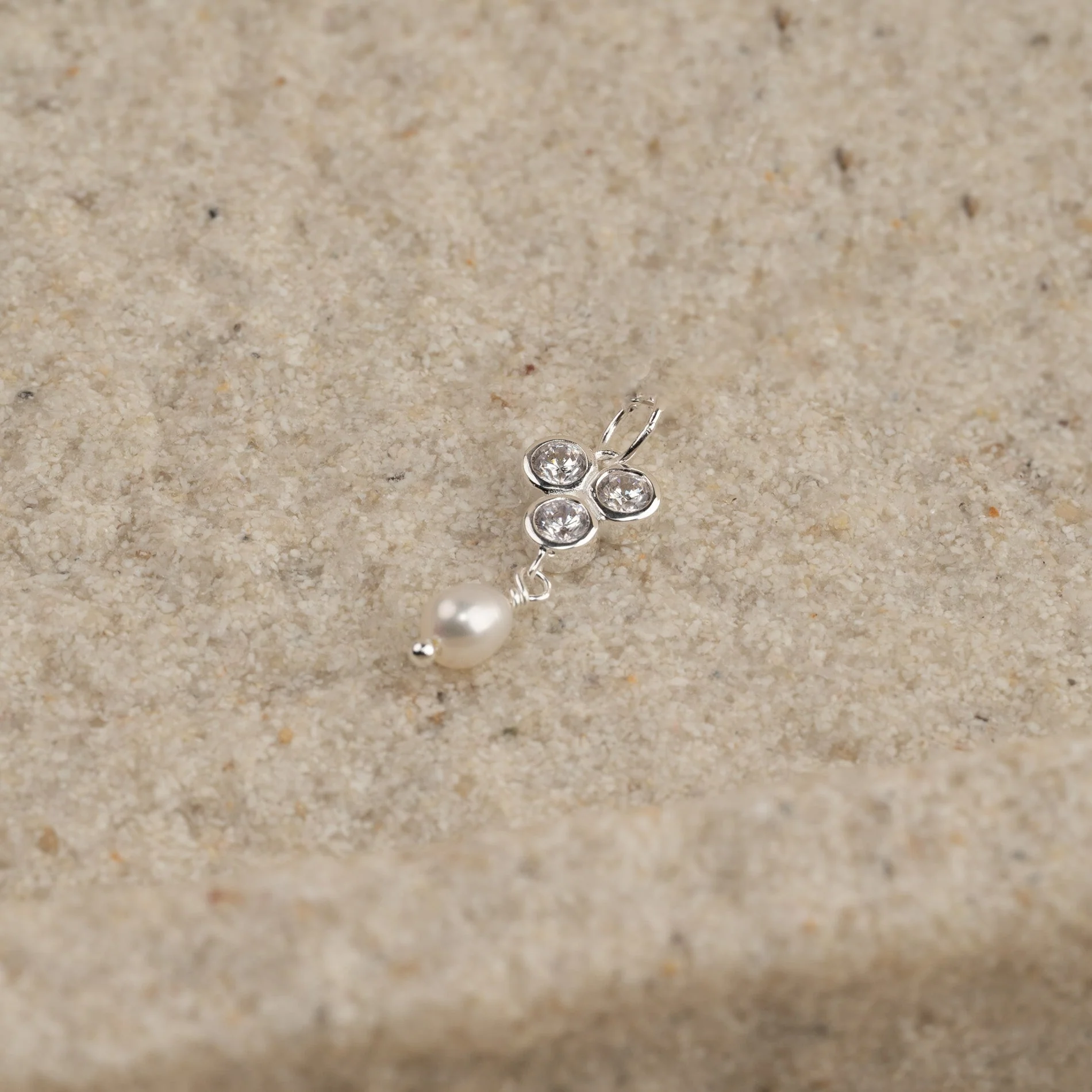 LOUISE PEARL SILVER PENDANT - Image 2
