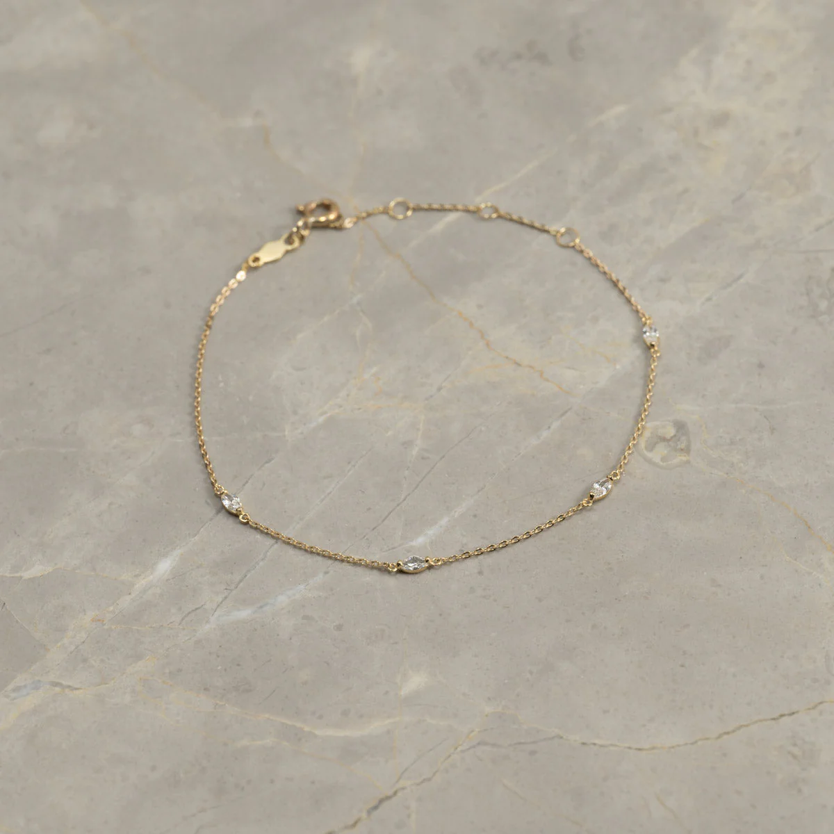 MADELINE CRYSTAL SOLID GOLD BRACELET - Image 2