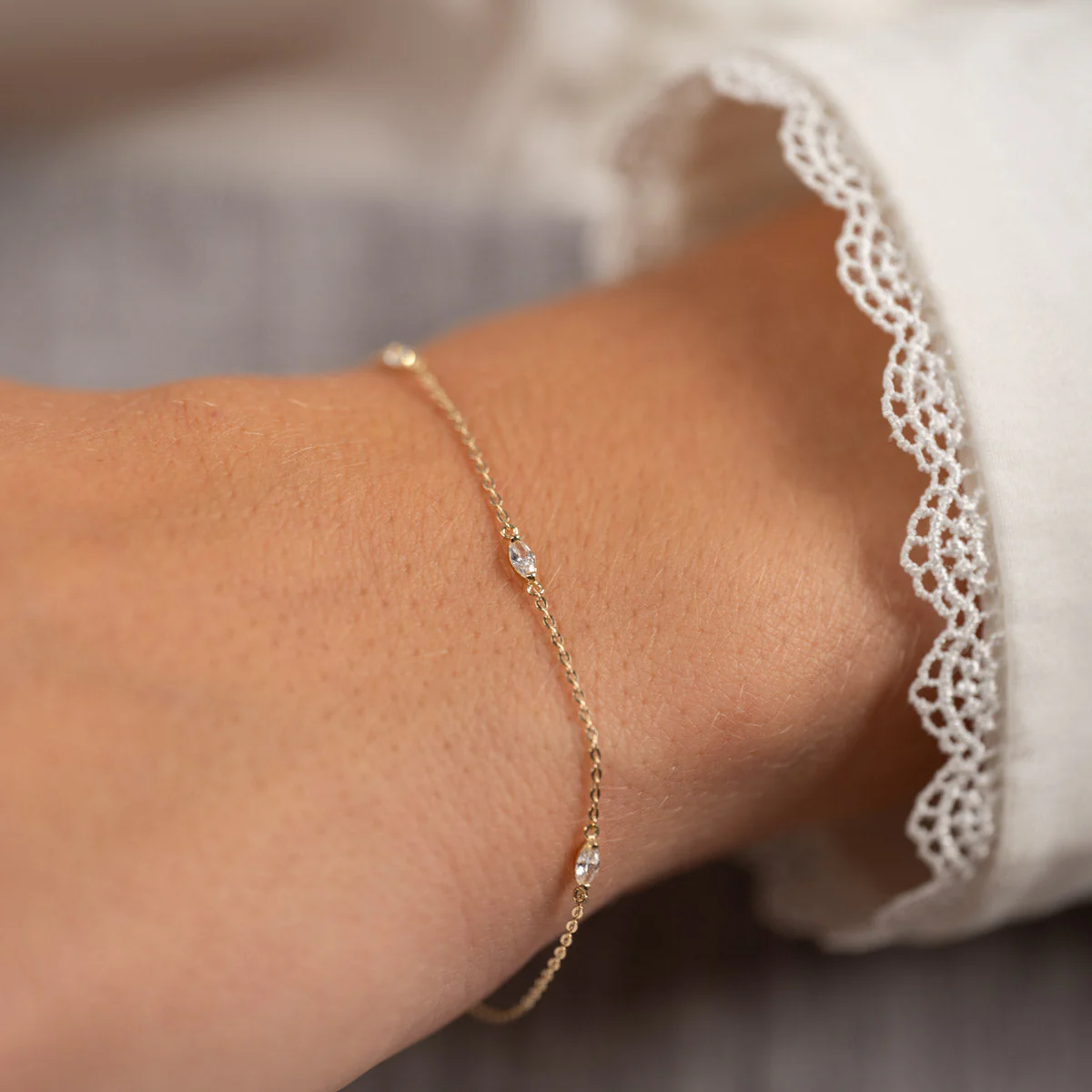 MADELINE CRYSTAL SOLID GOLD BRACELET - Image 5