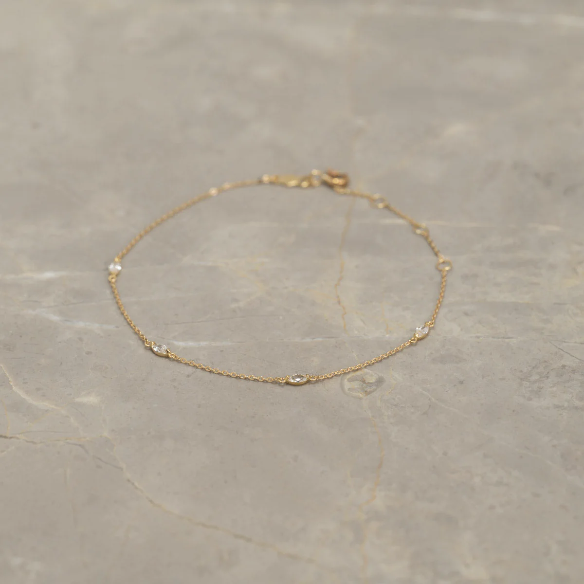 MADELINE CRYSTAL SOLID GOLD BRACELET - Image 7