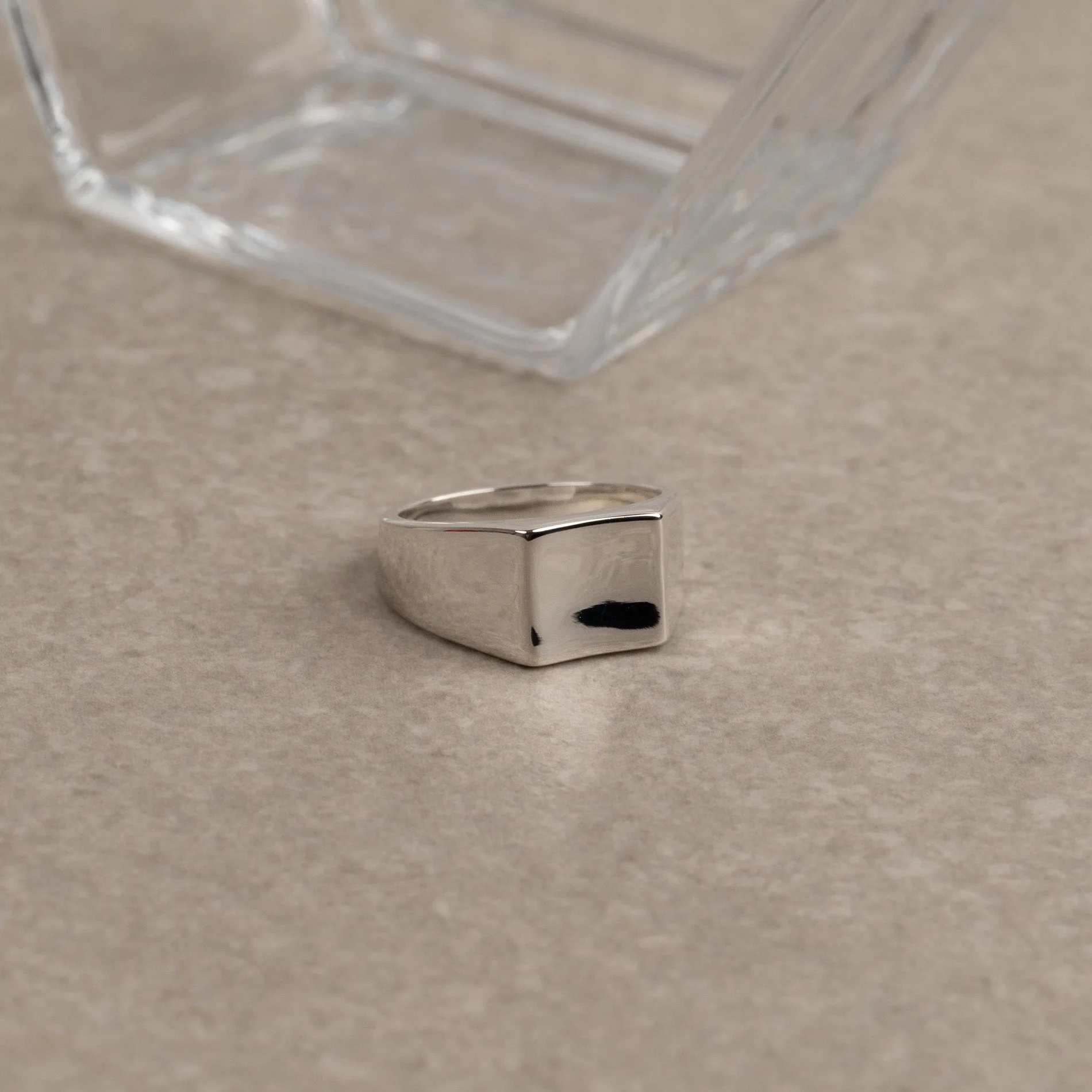 MAE SILVER SIGNET RING - Image 3
