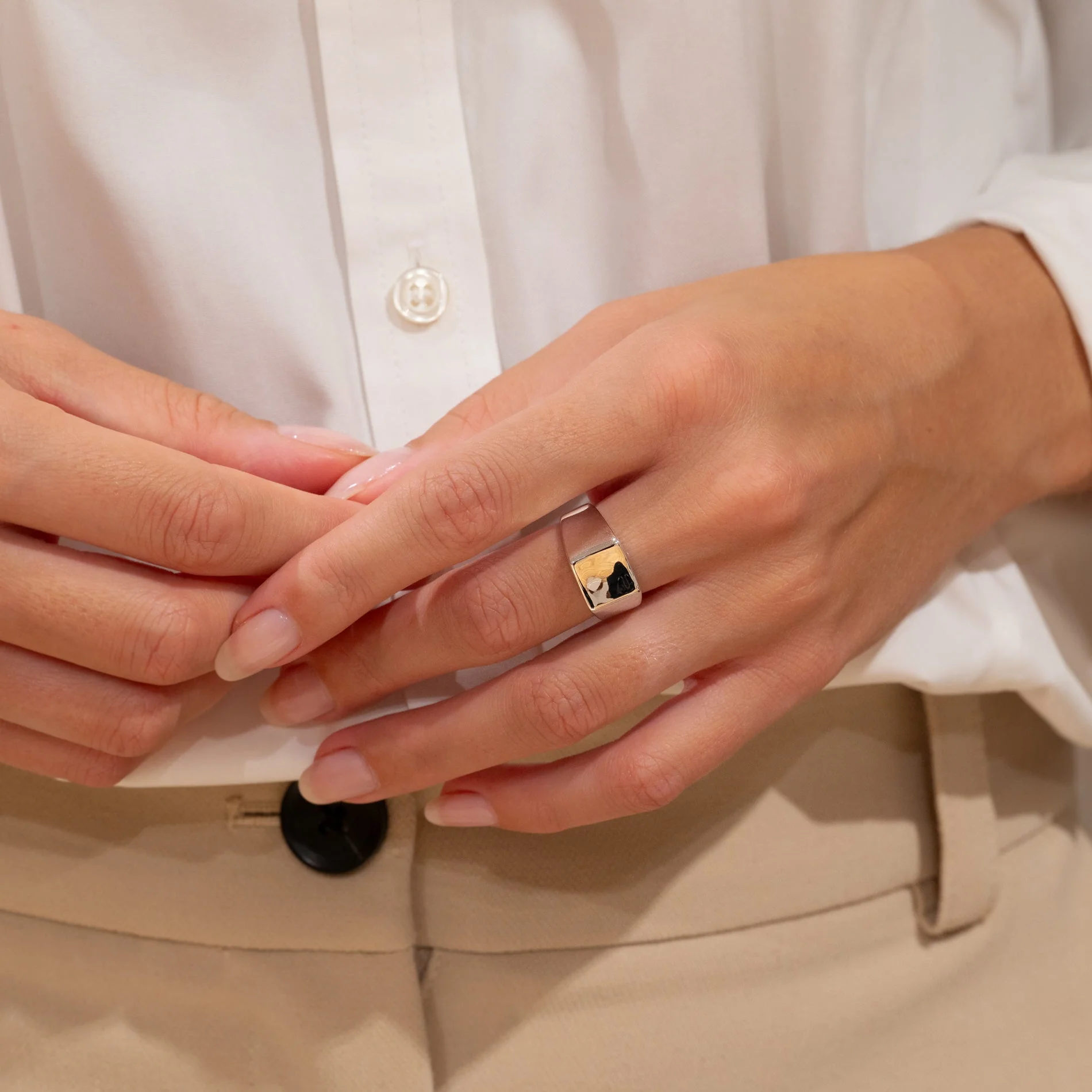 MAE SILVER SIGNET RING - Image 4