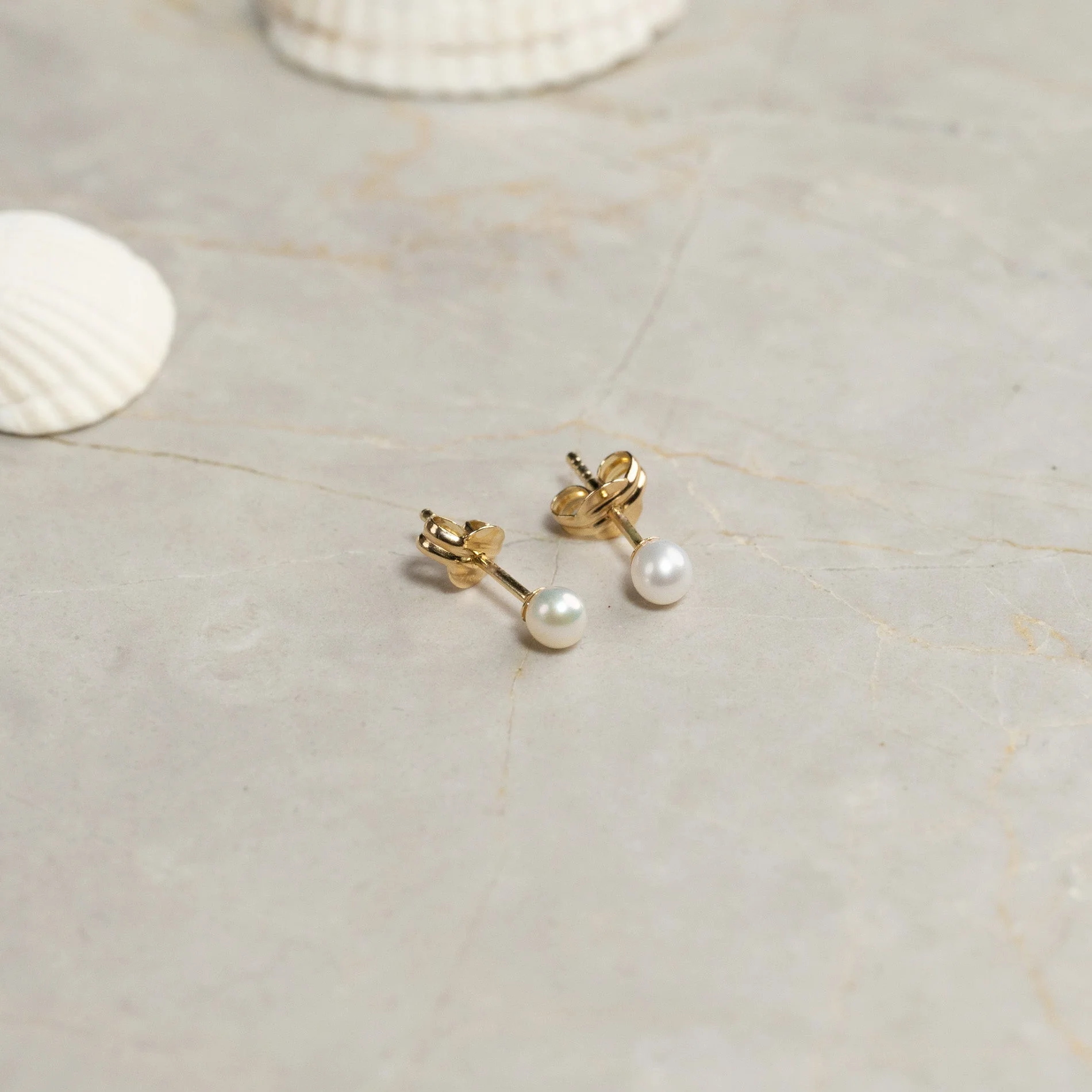 MAGGIE PEARL SOLID GOLD STUD EARRING - 3mm - Image 5