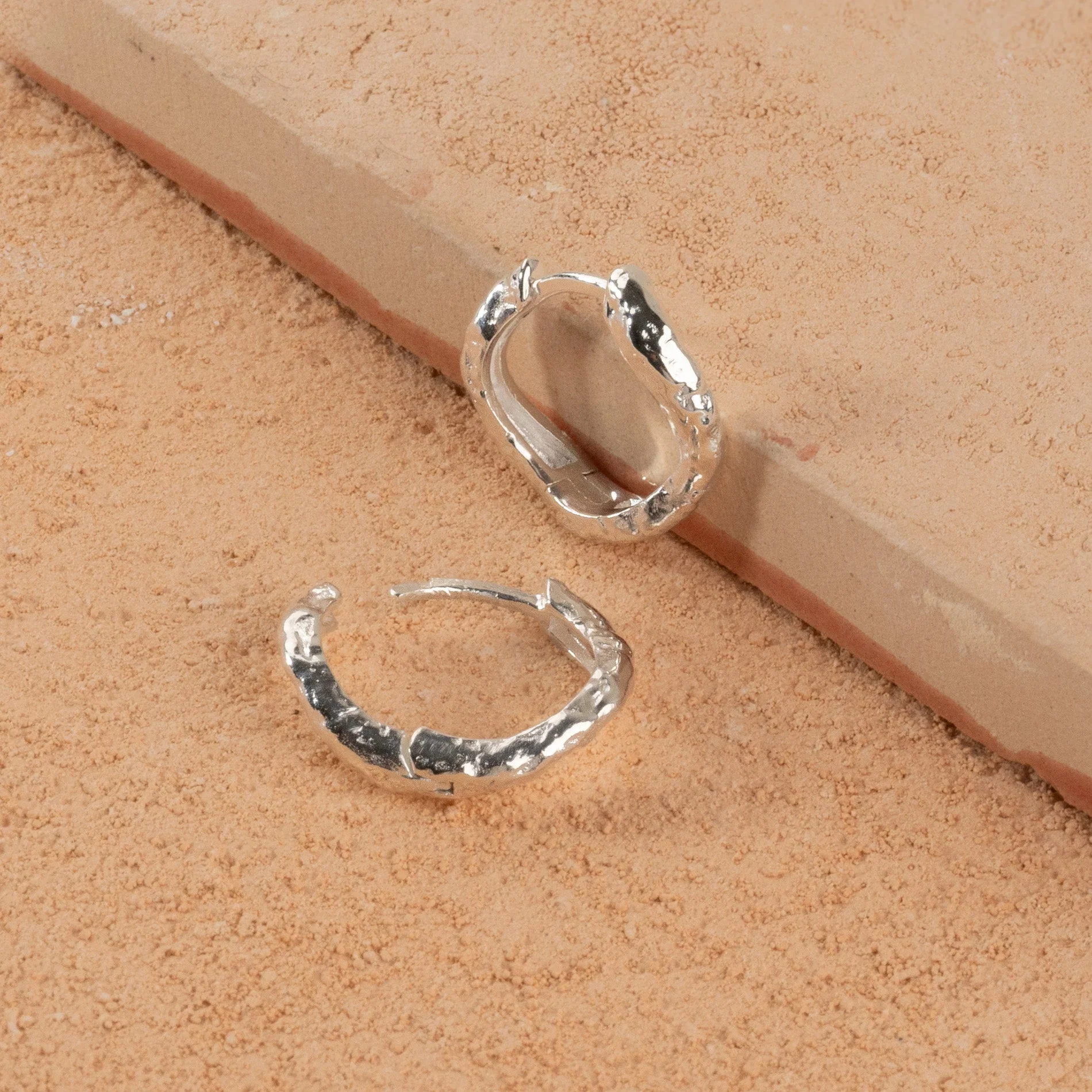 MAIA SILVER HUGGIE EARRING - Image 6