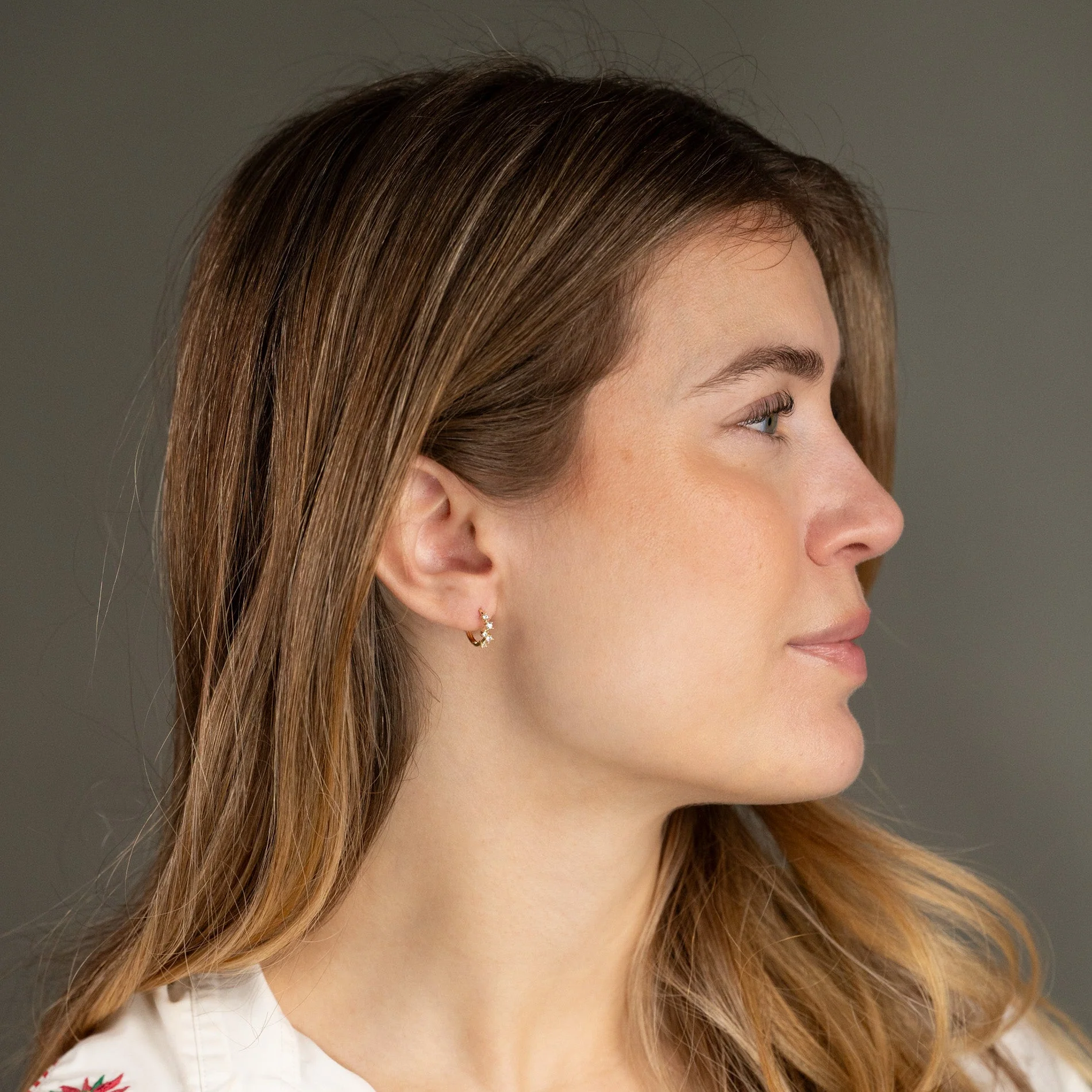 MAISIE CRYSTAL SOLID GOLD CREOL EARRING - Image 7