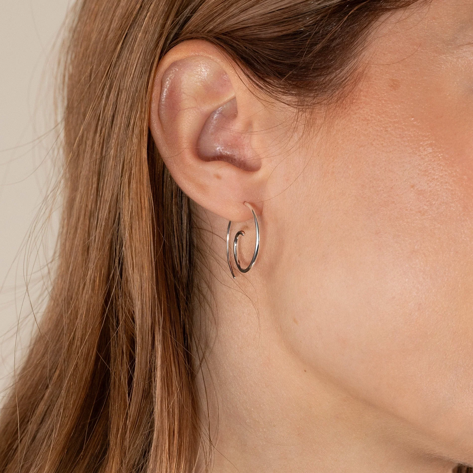 MARTINA SILVER CREOL EARRING - Image 4