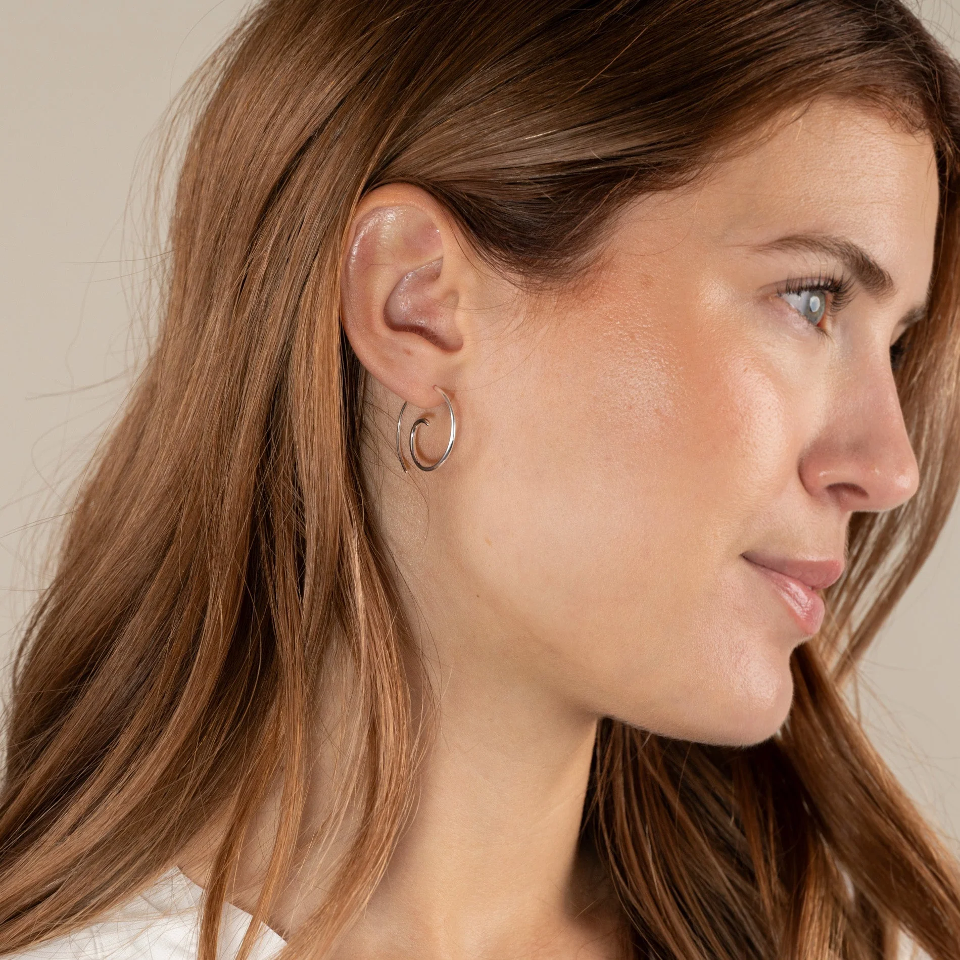 MARTINA SILVER CREOL EARRING - Image 6