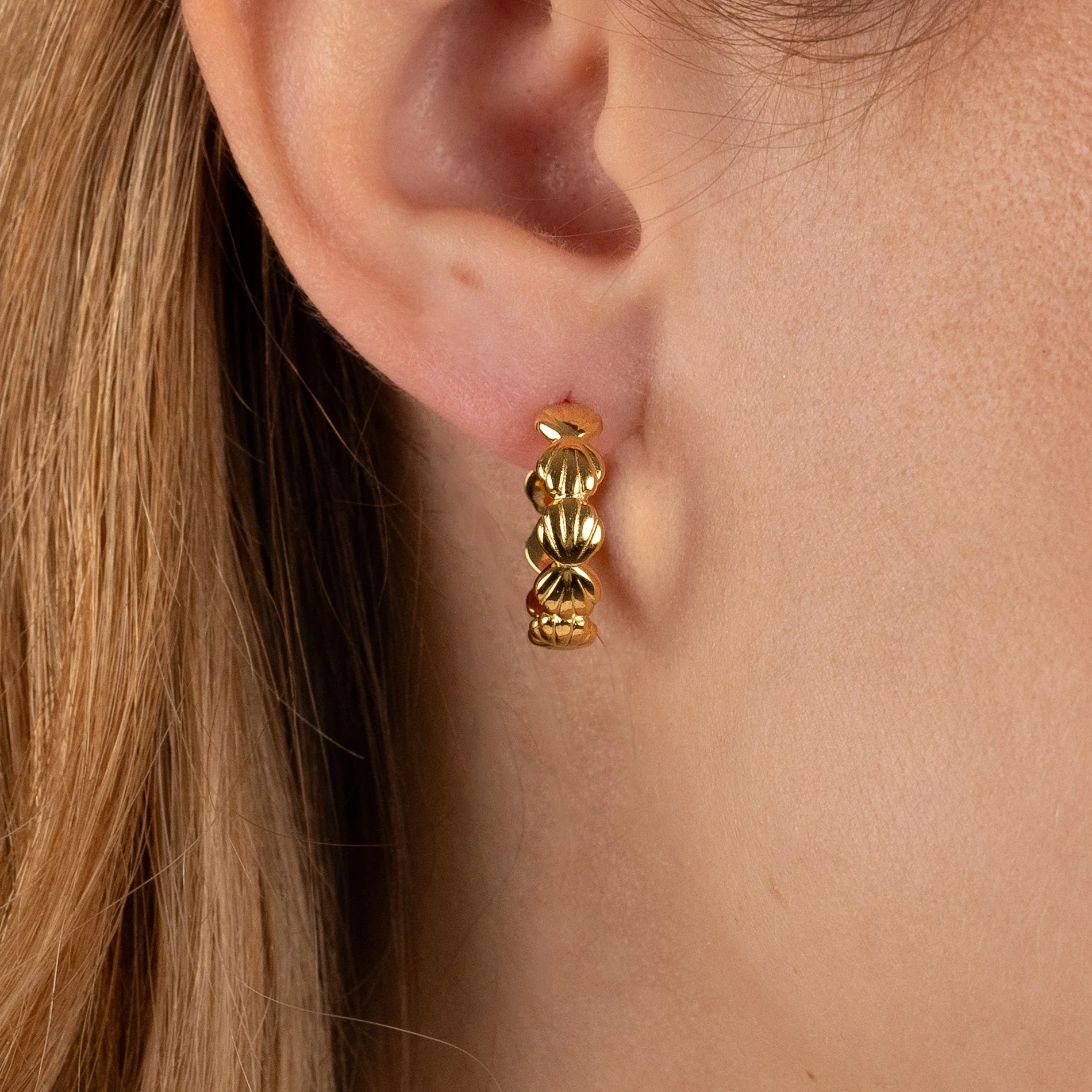 MERINA GOLDEN CREOL EARRING - Image 2