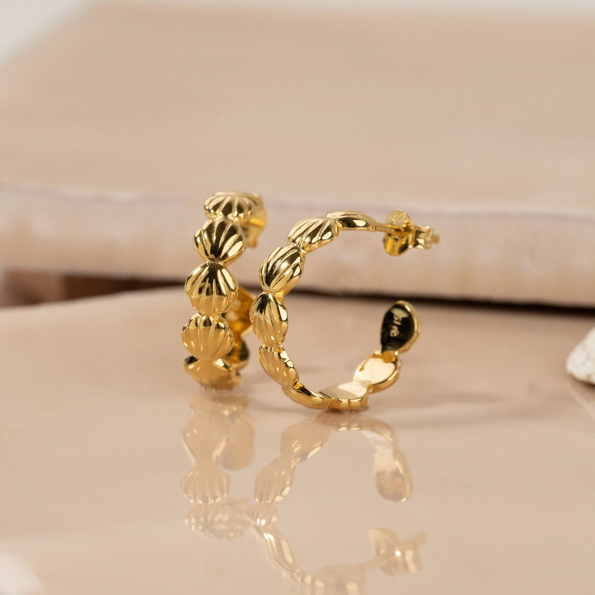 MERINA GOLDEN CREOL EARRING - Image 3