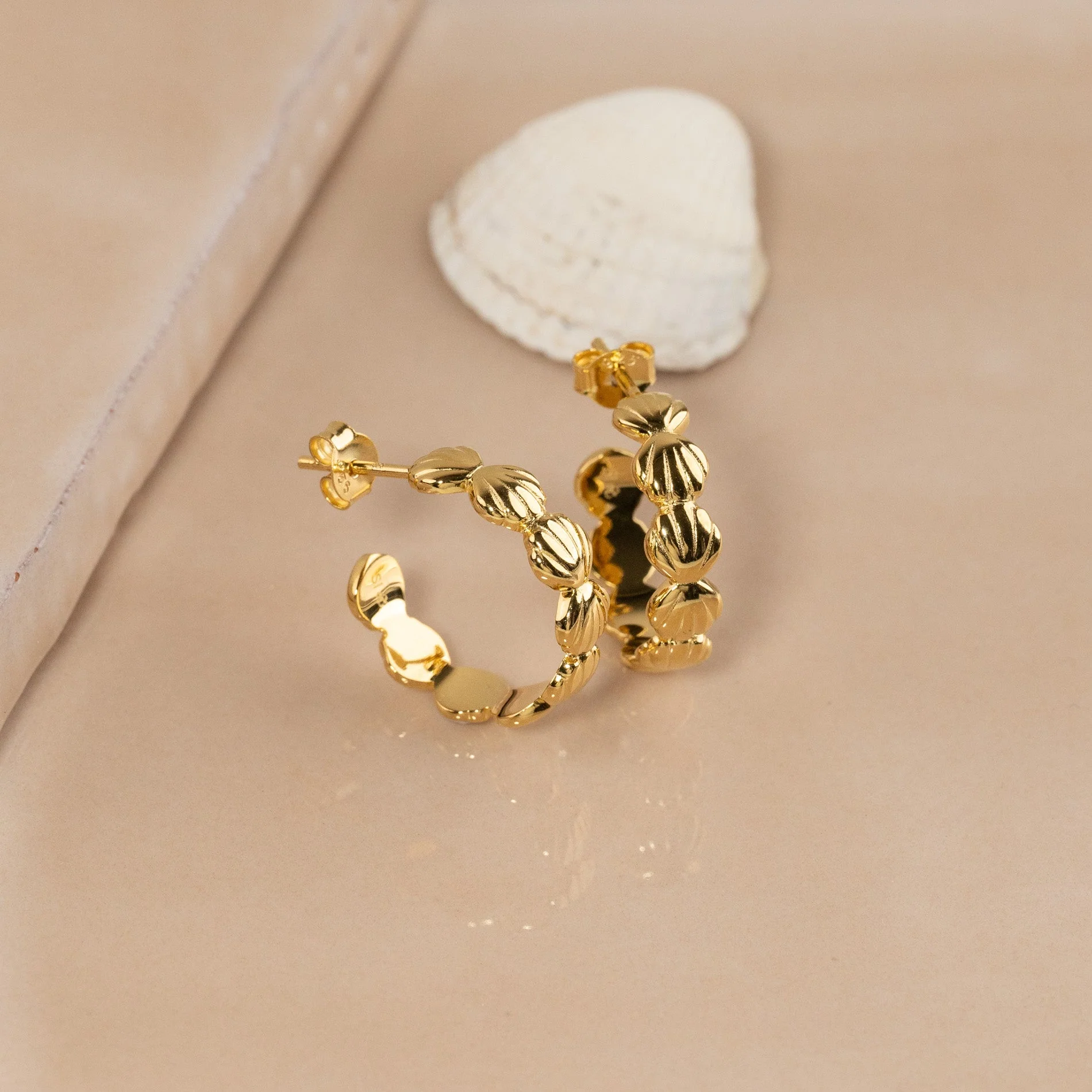 MERINA GOLDEN CREOL EARRING - Image 5