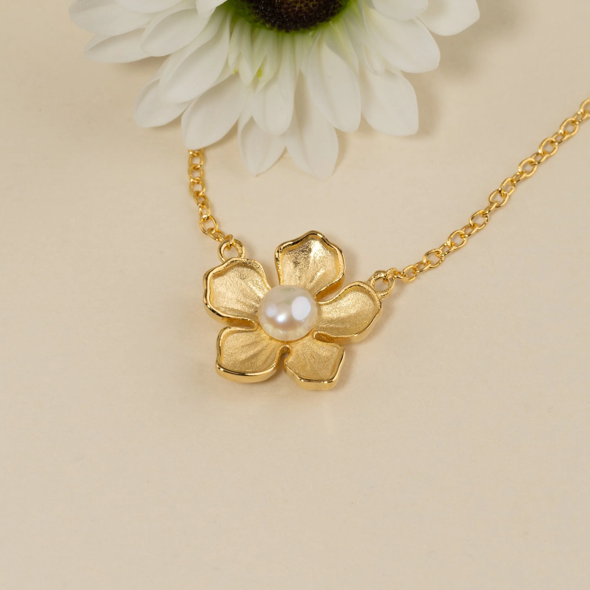 MONA PEARL GOLDEN CHAIN - Image 3