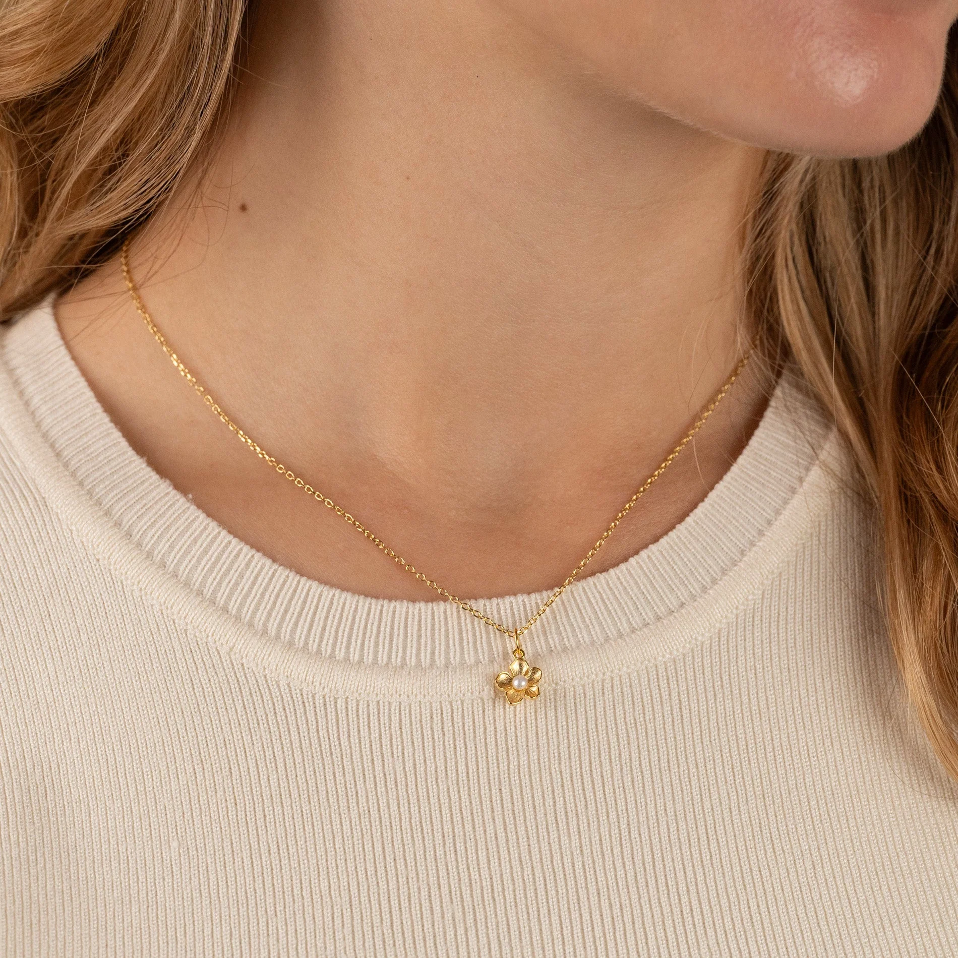 MONA PEARL GOLDEN PENDANT - Image 6