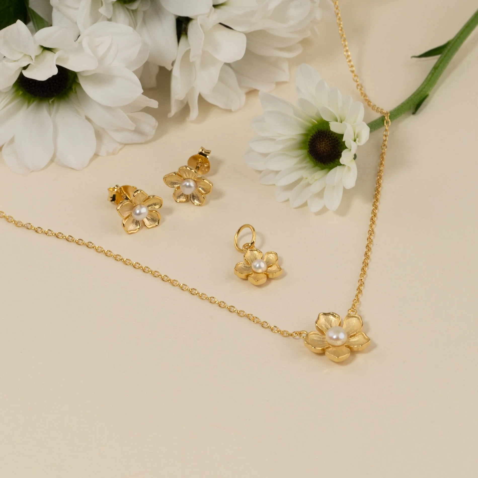 MONA PEARL GOLDEN PENDANT - Image 9