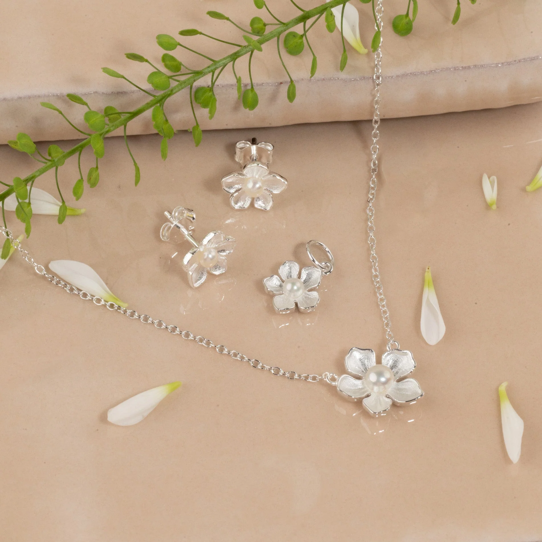 MONA PEARL SILVER PENDANT - Image 9