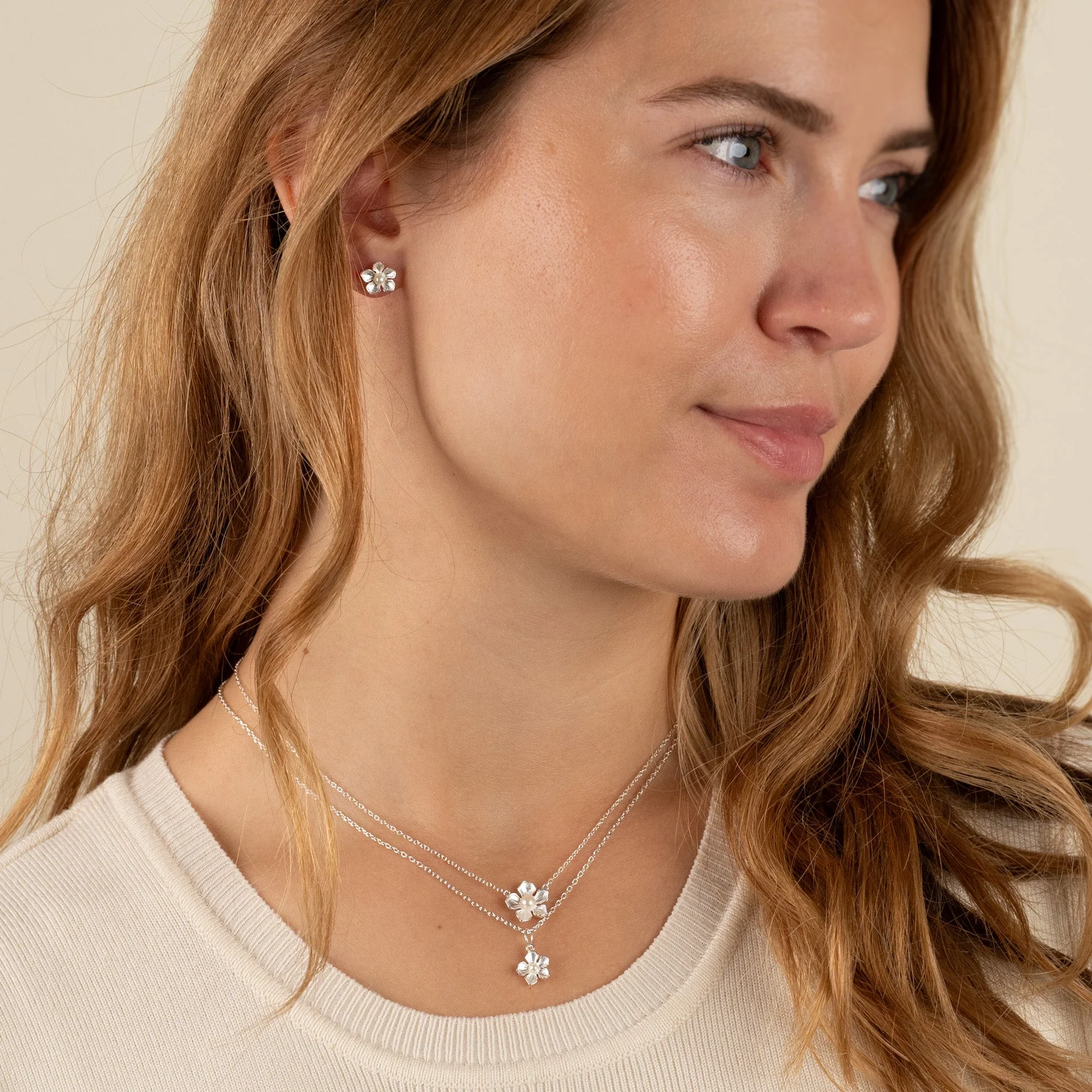 MONA PEARL SILVER STUD EARRING - Image 9
