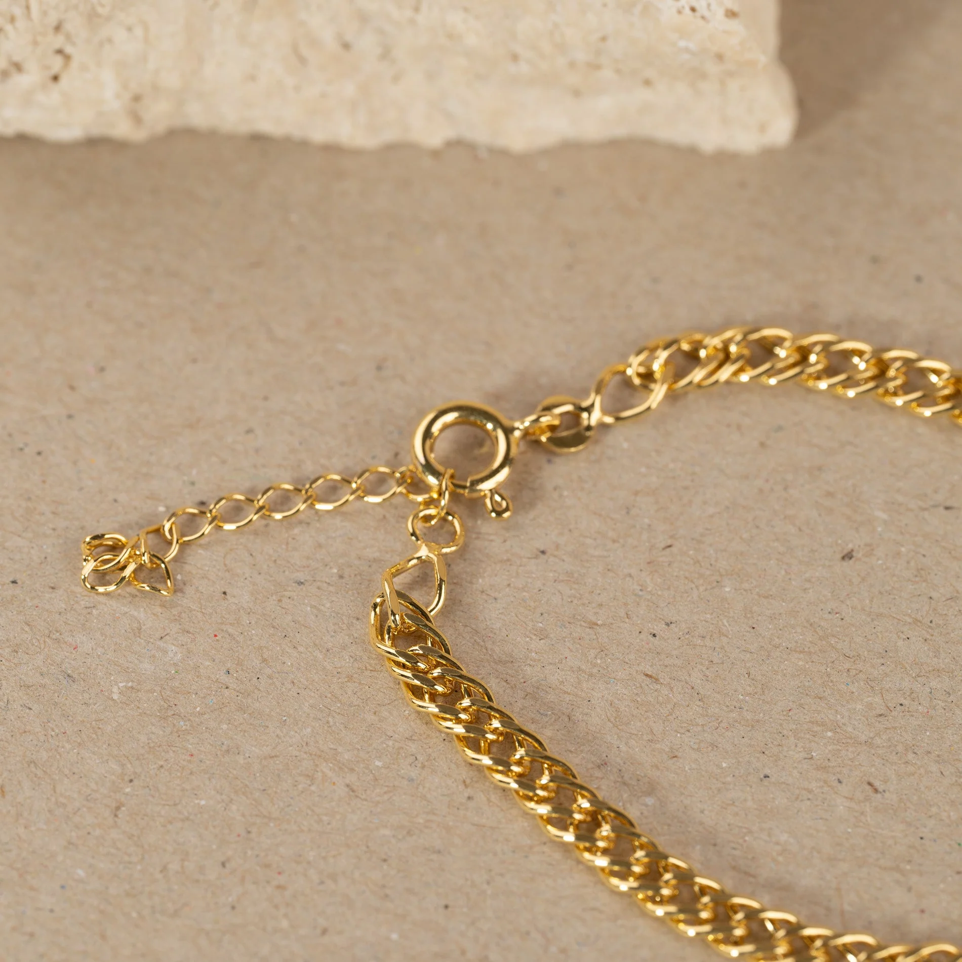 MYNTE LARGE GOLDEN BRACELET - Image 3
