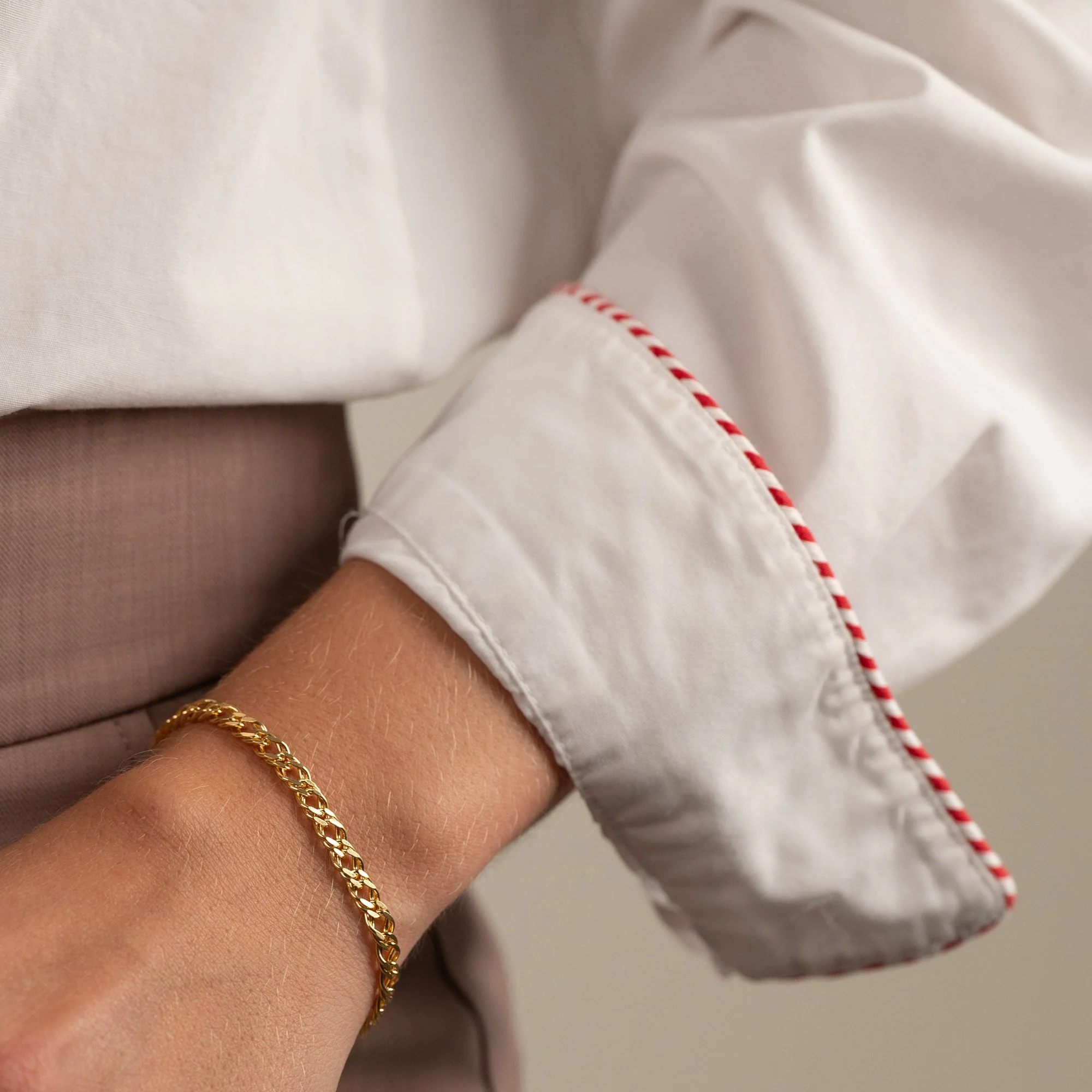 MYNTE LARGE GOLDEN BRACELET - Image 5