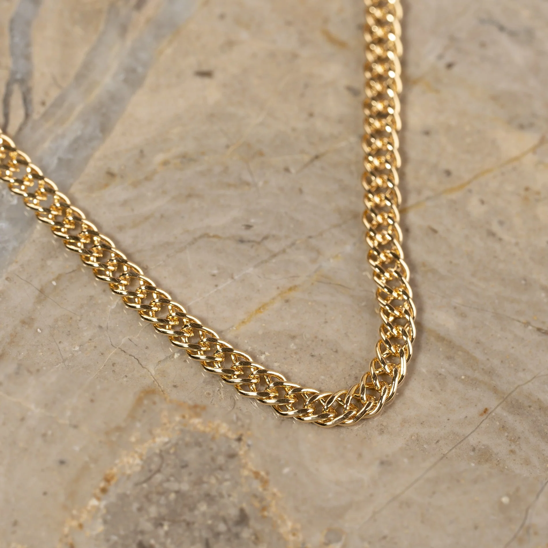 MYNTE SOLID GOLD CHAIN - Image 3
