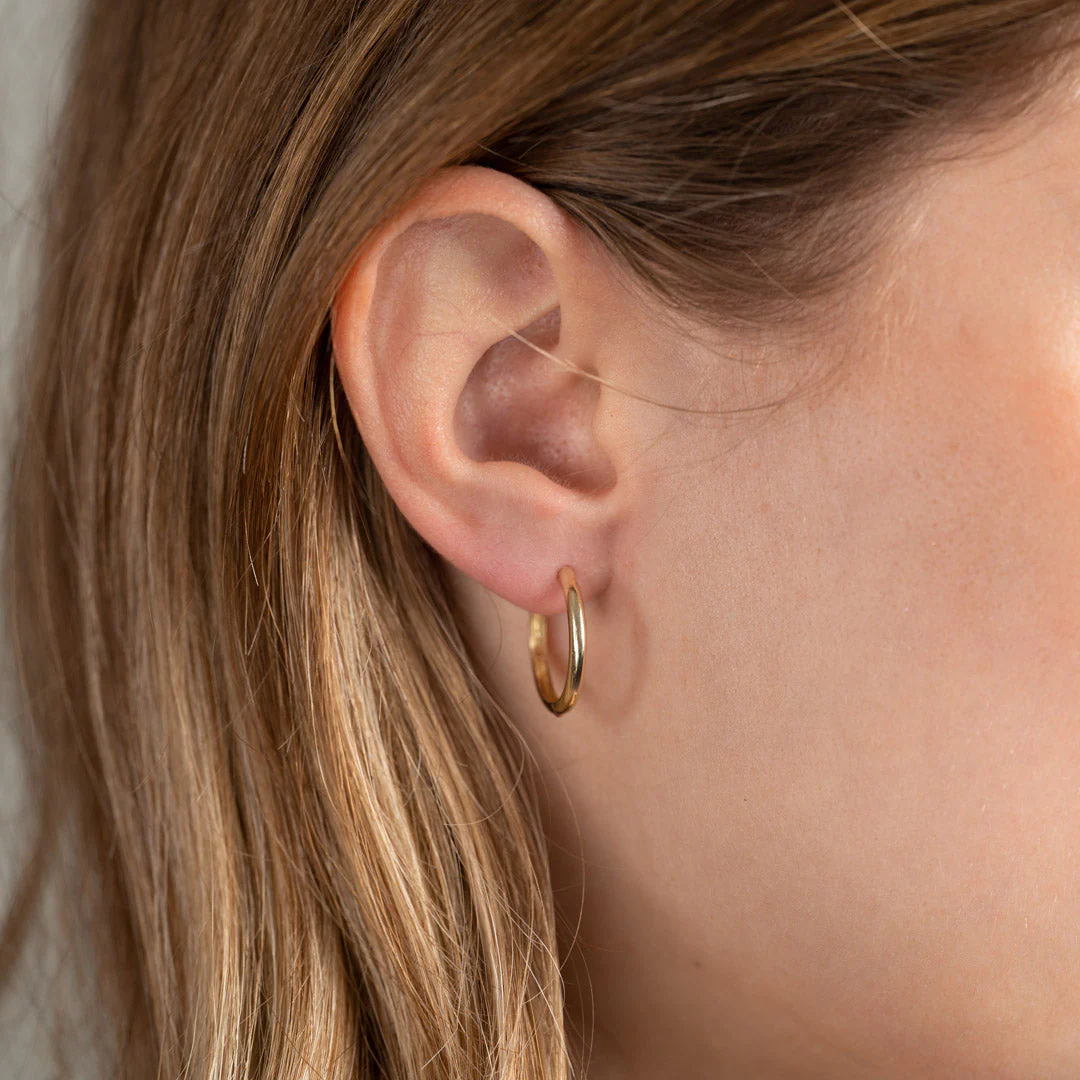 NANCY SOLID GOLD CREOL EARRING - Image 4