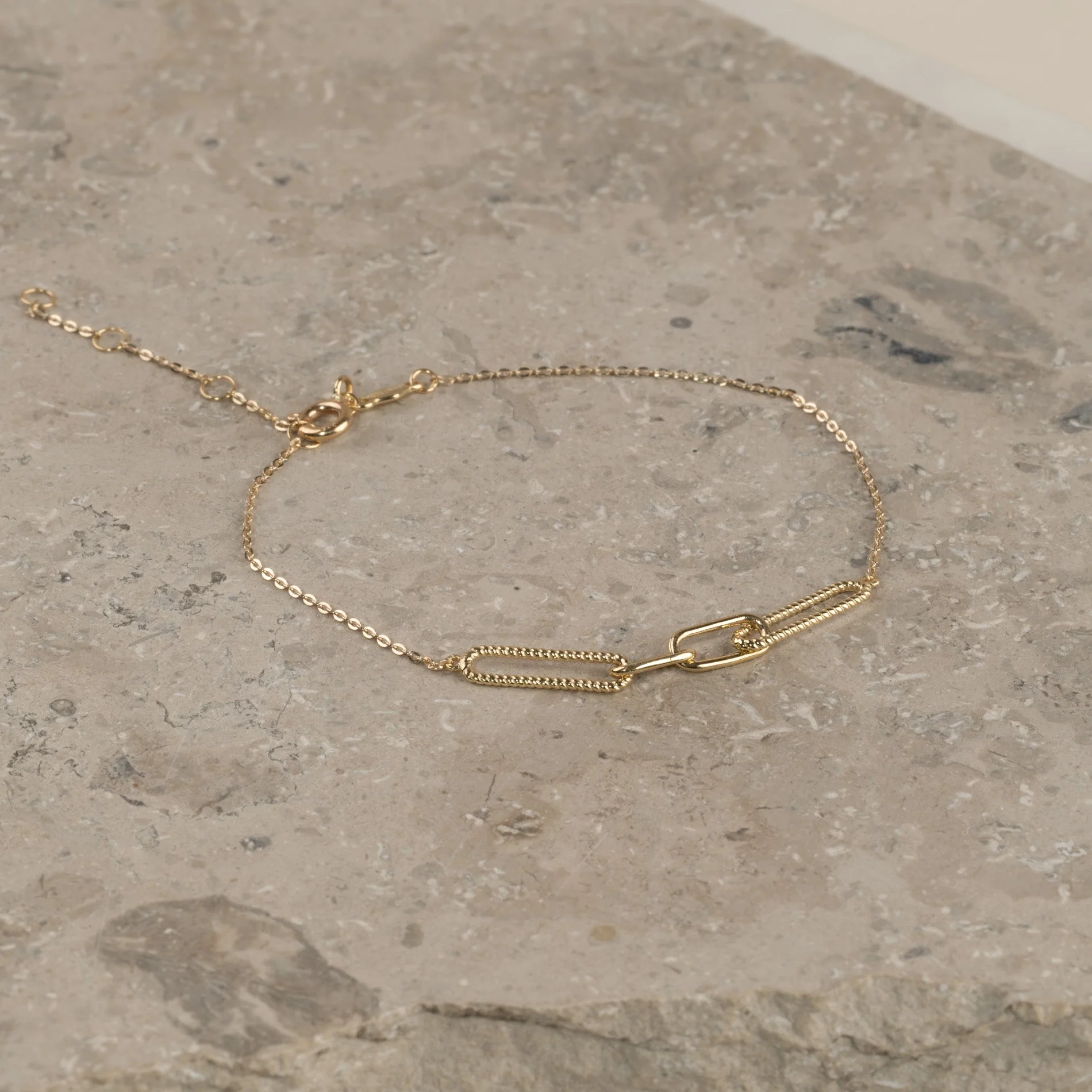 NATALIE SOLID GOLD BRACELET - Image 3