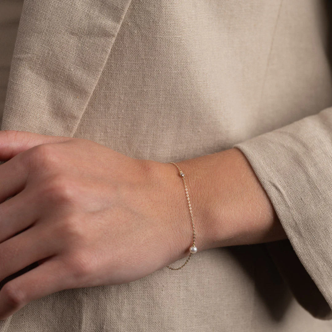 NICOLE PEARL SOLID GOLD BRACELET - Image 3