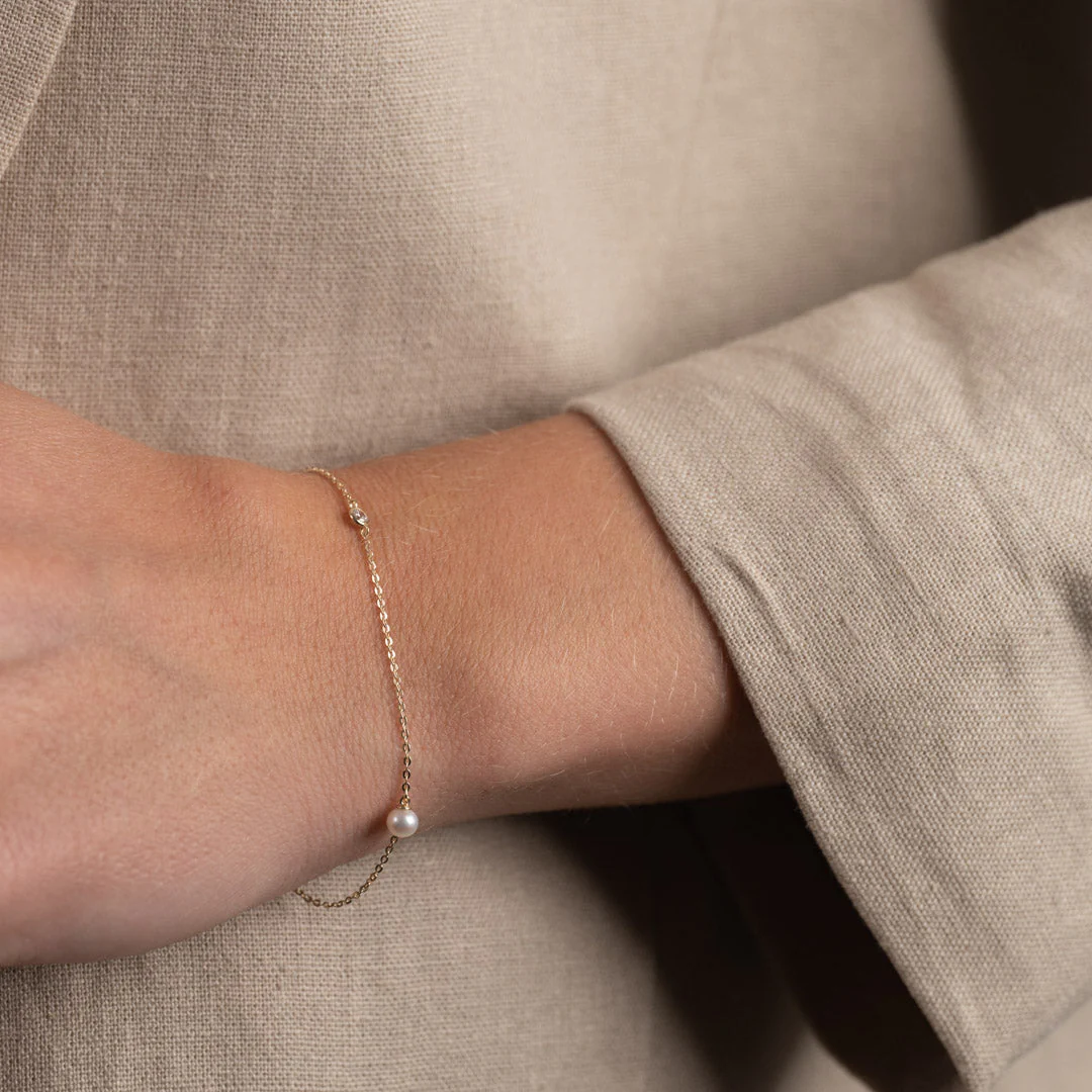 NICOLE PEARL SOLID GOLD BRACELET - Image 5