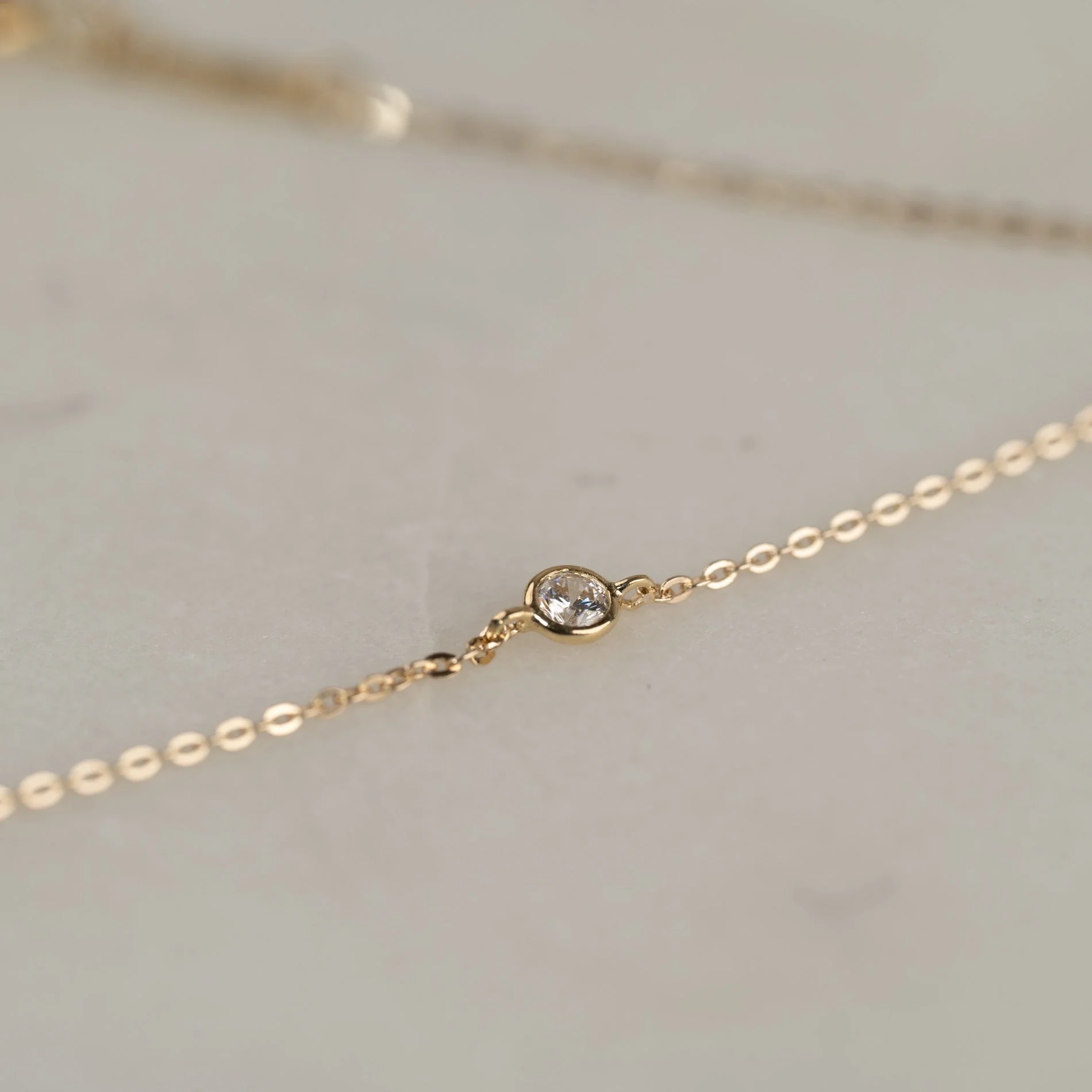 NICOLE PEARL SOLID GOLD BRACELET - Image 6