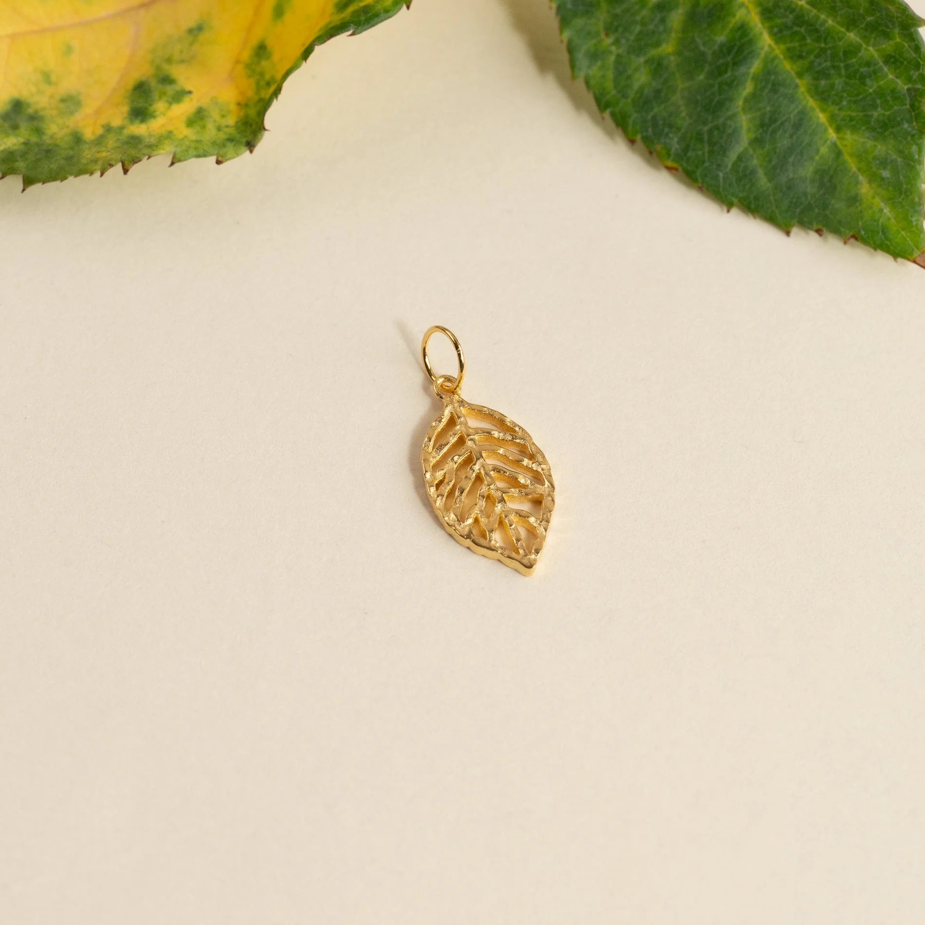 NOA GOLDEN PENDANT