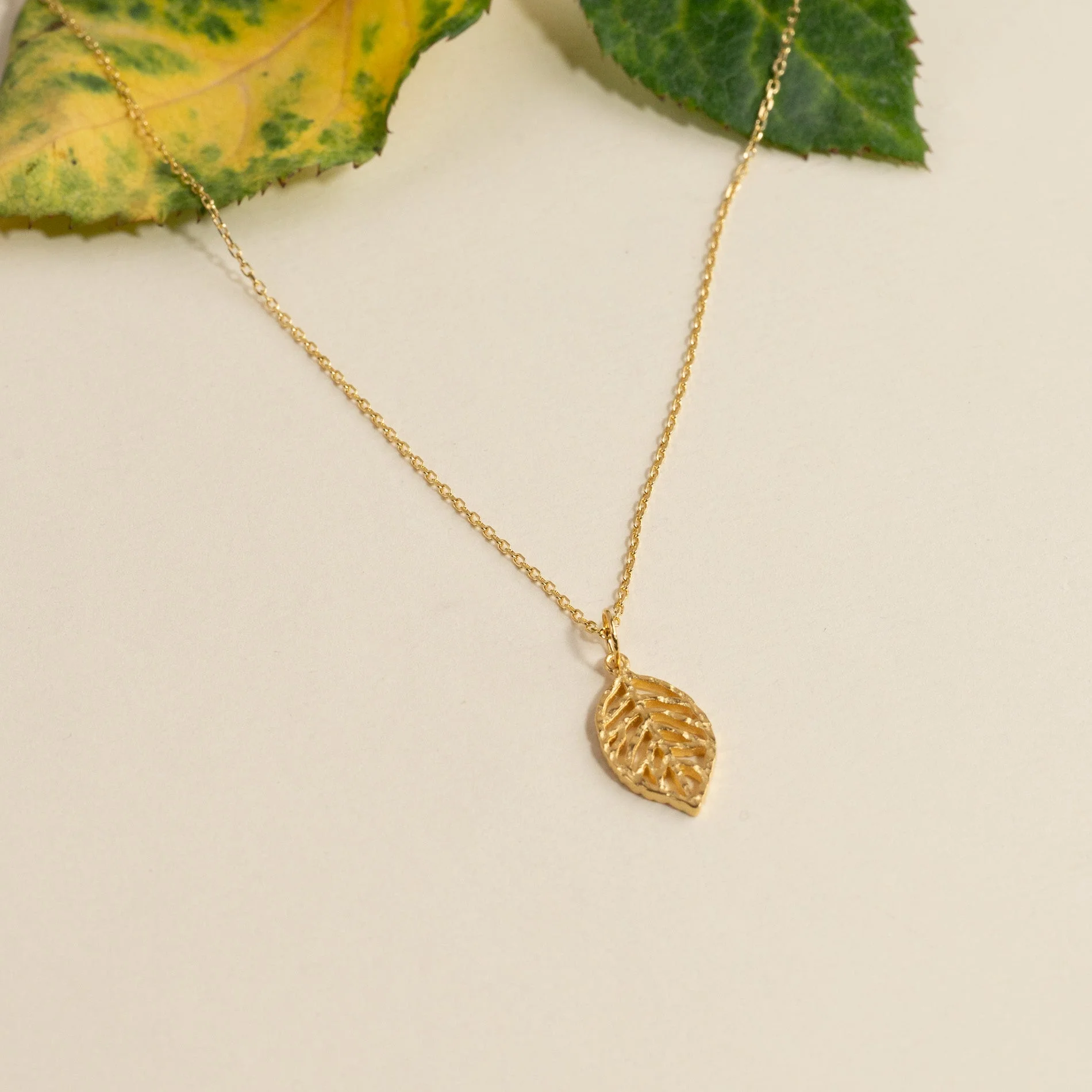 NOA GOLDEN PENDANT - Image 5