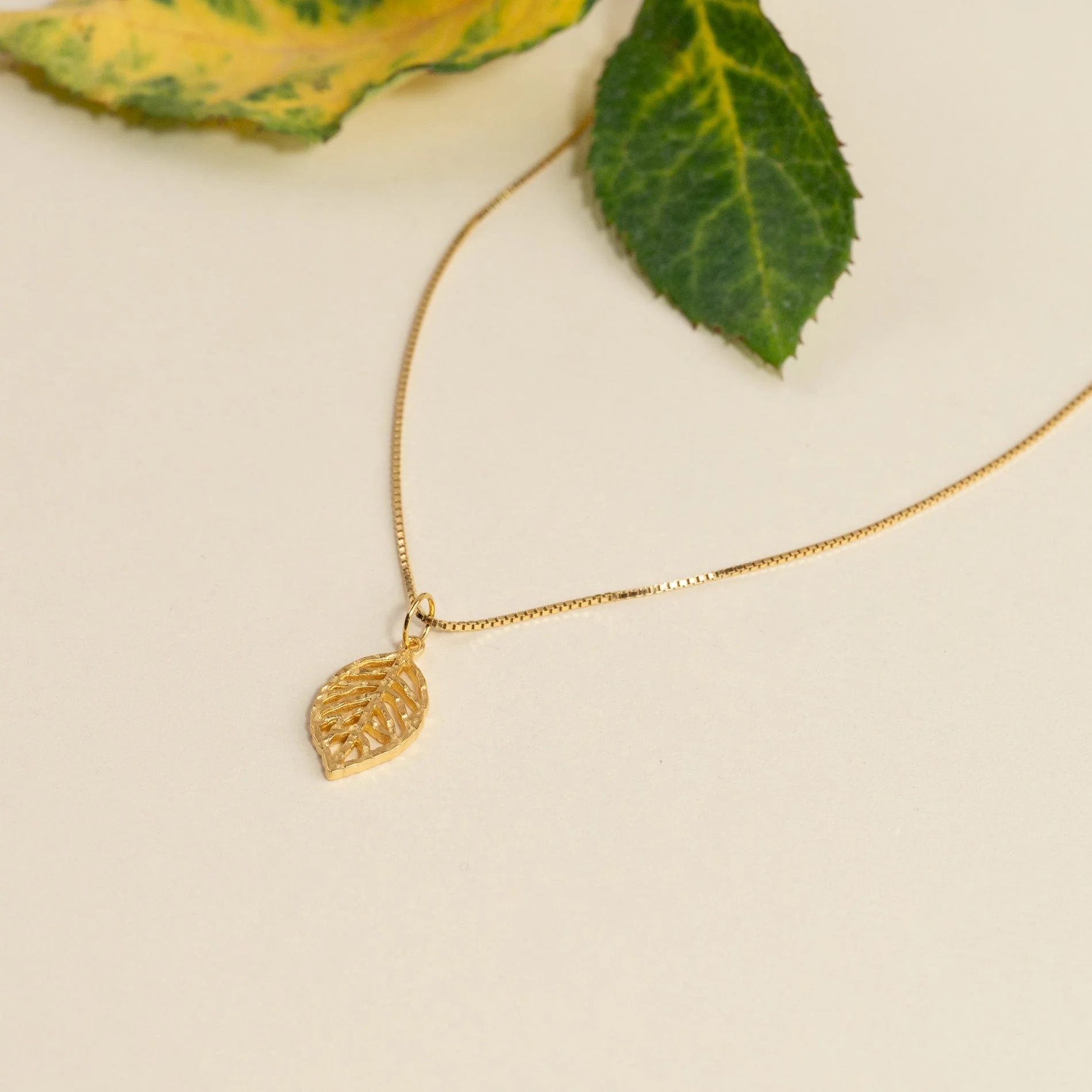 NOA GOLDEN PENDANT - Image 7