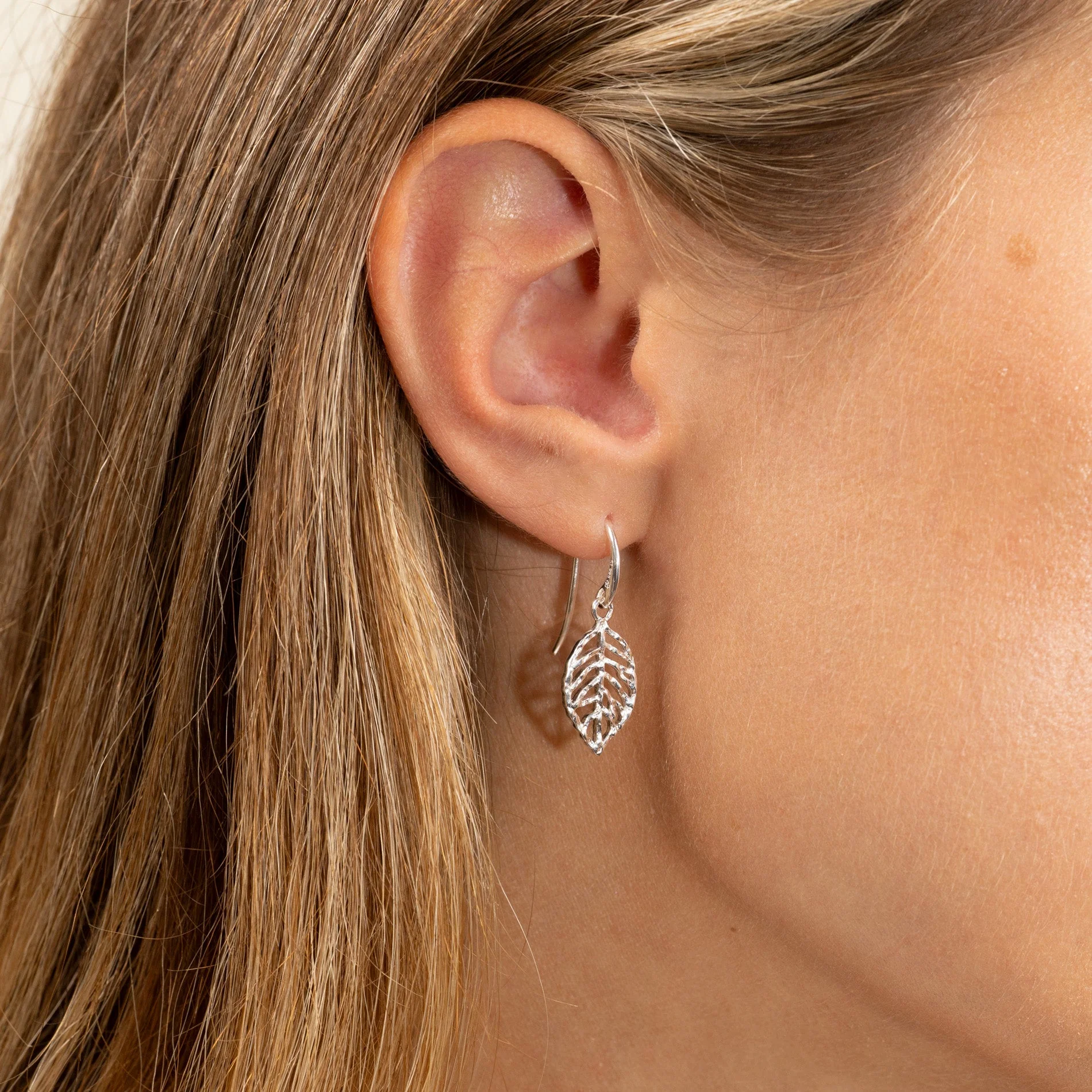 NOA SILVER HOOK EARRING - Image 2
