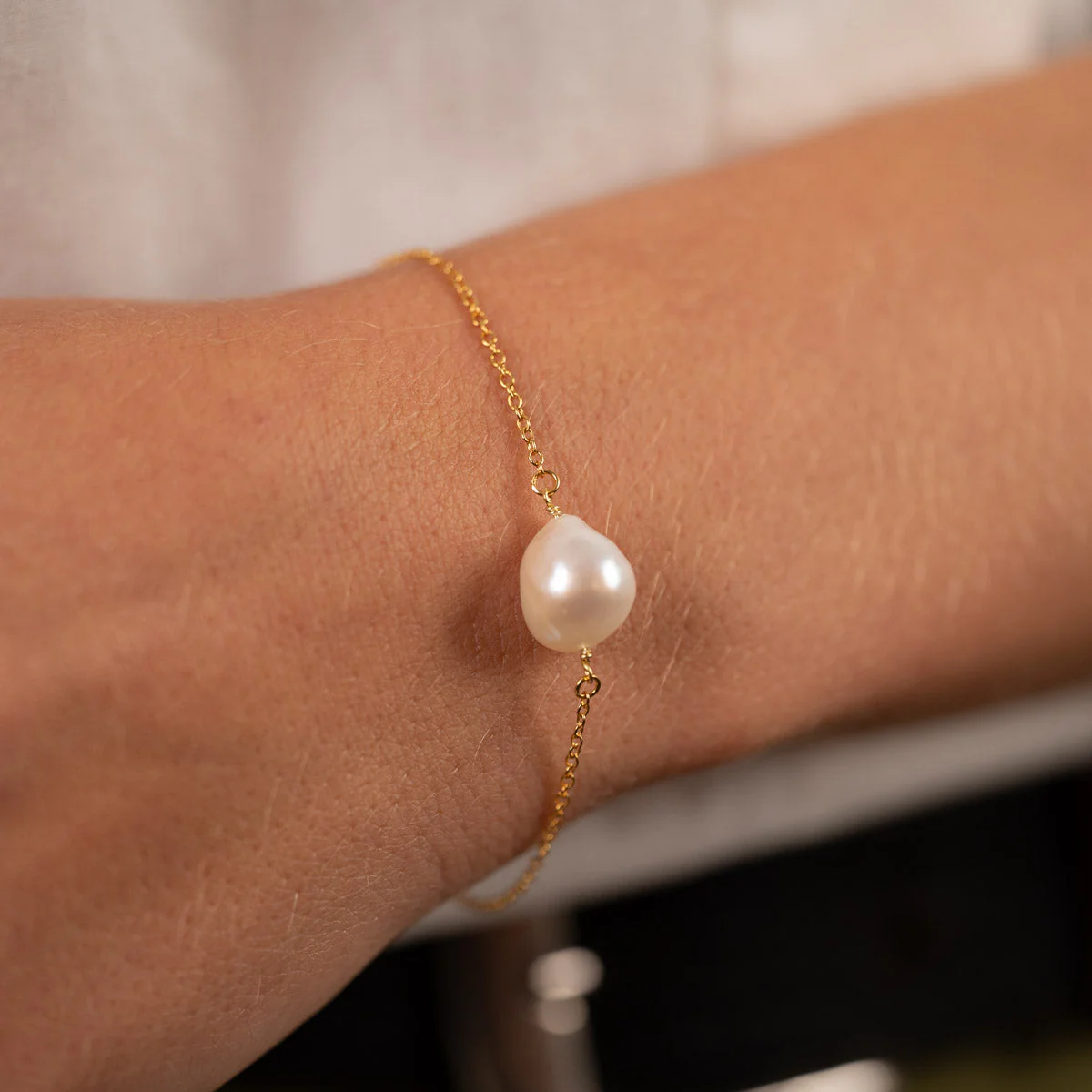 NOELLA PEARL GOLDEN BRACELET - Image 3