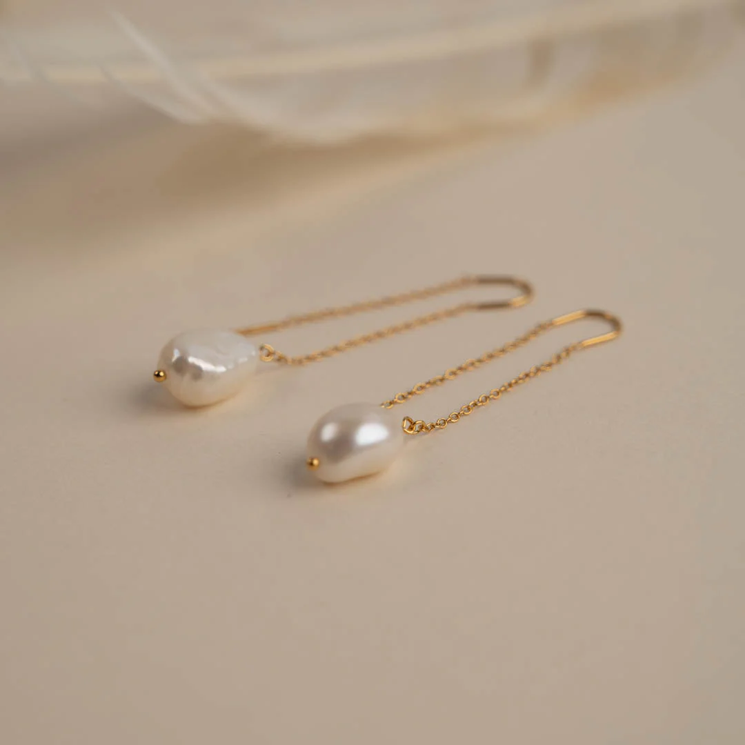 NOELLA PEARL GOLDEN DROP EARRING - Image 3