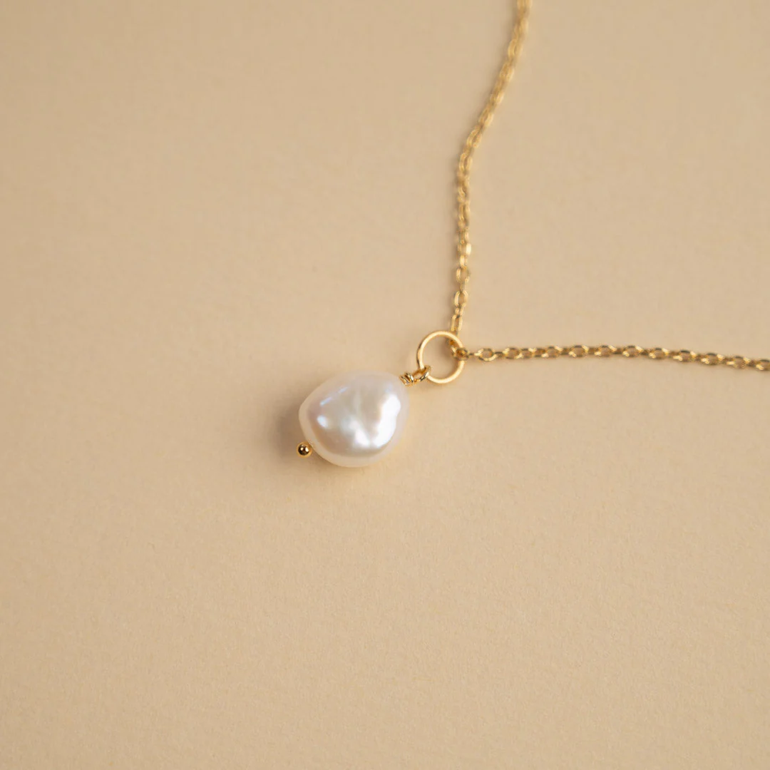 NOELLA PEARL GOLDEN PENDANT - Image 4