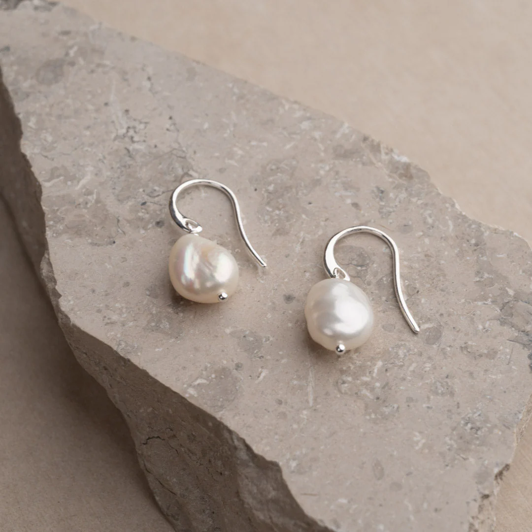 NOELLA PEARL SILVER HOOK EARRING - Image 3