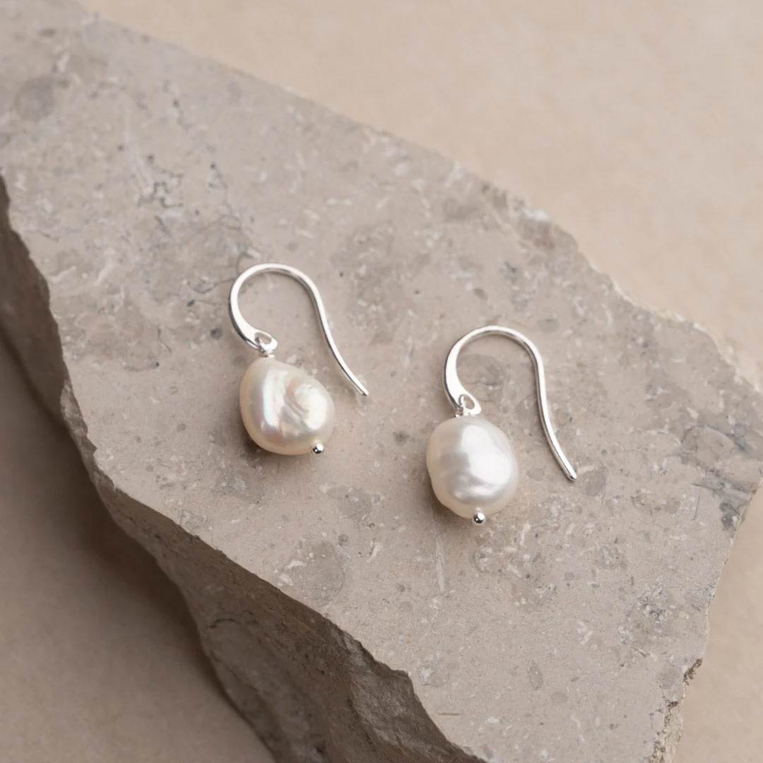 NOELLA PEARL SILVER HOOK EARRING - Image 5