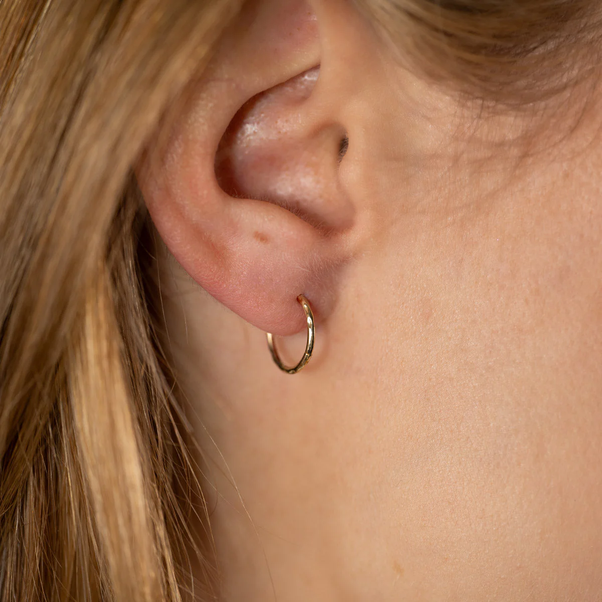 OLIVIA SOLID GOLD CREOL EARRING - Image 2
