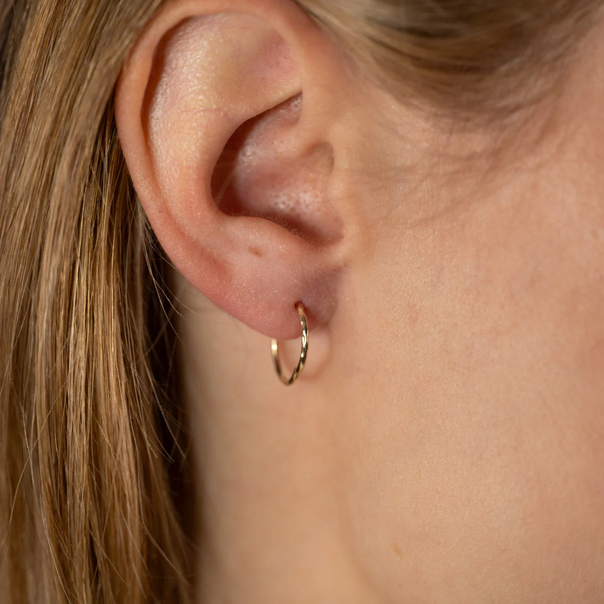 OLIVIA SOLID GOLD CREOL EARRING - Image 6