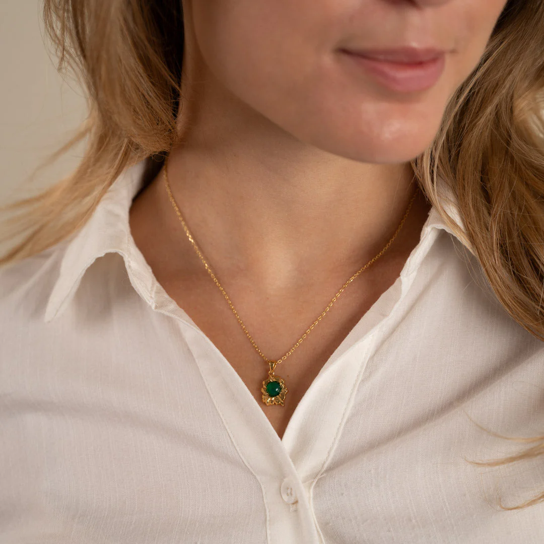 OPHELIA GREEN AGATE GOLDEN PENDANT - Image 4
