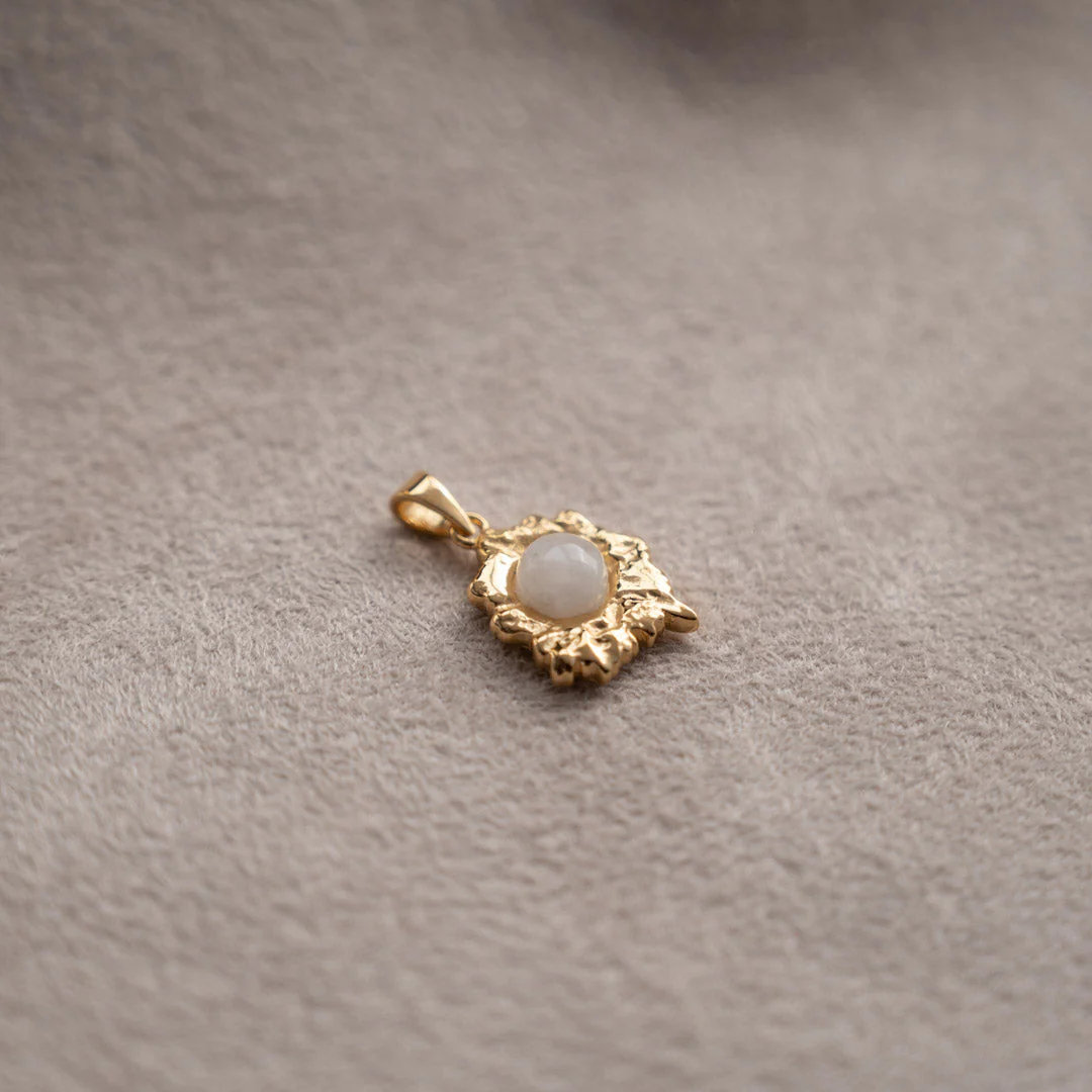 OPHELIA LIGHT GREY GOLDEN PENDANT - Image 3
