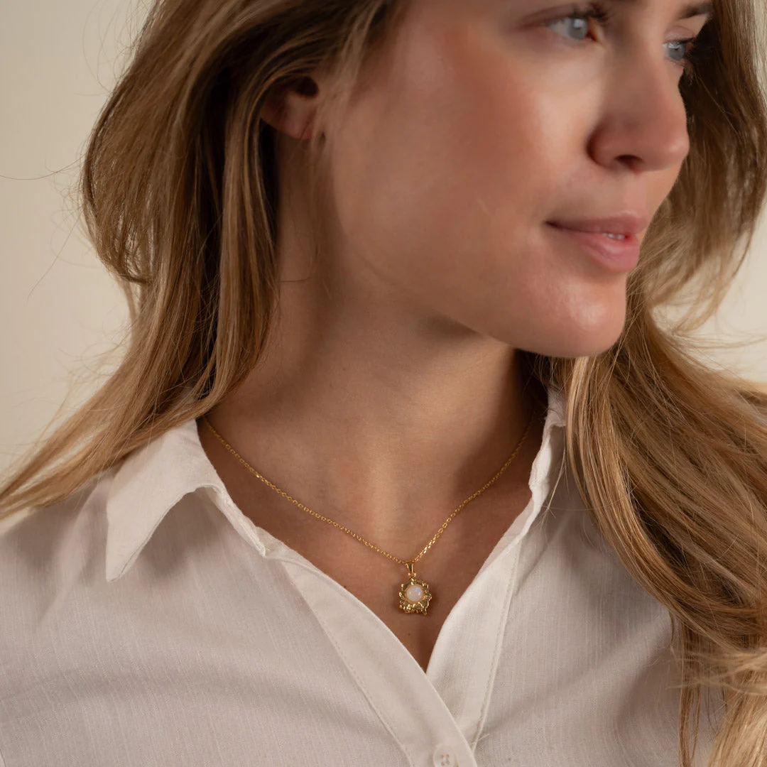 OPHELIA LIGHT GREY GOLDEN PENDANT - Image 5